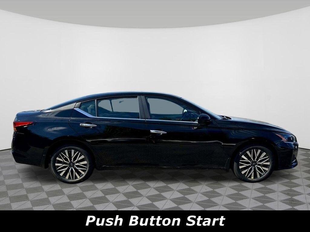 Certified 2025 Nissan Altima SV FWD Sedan