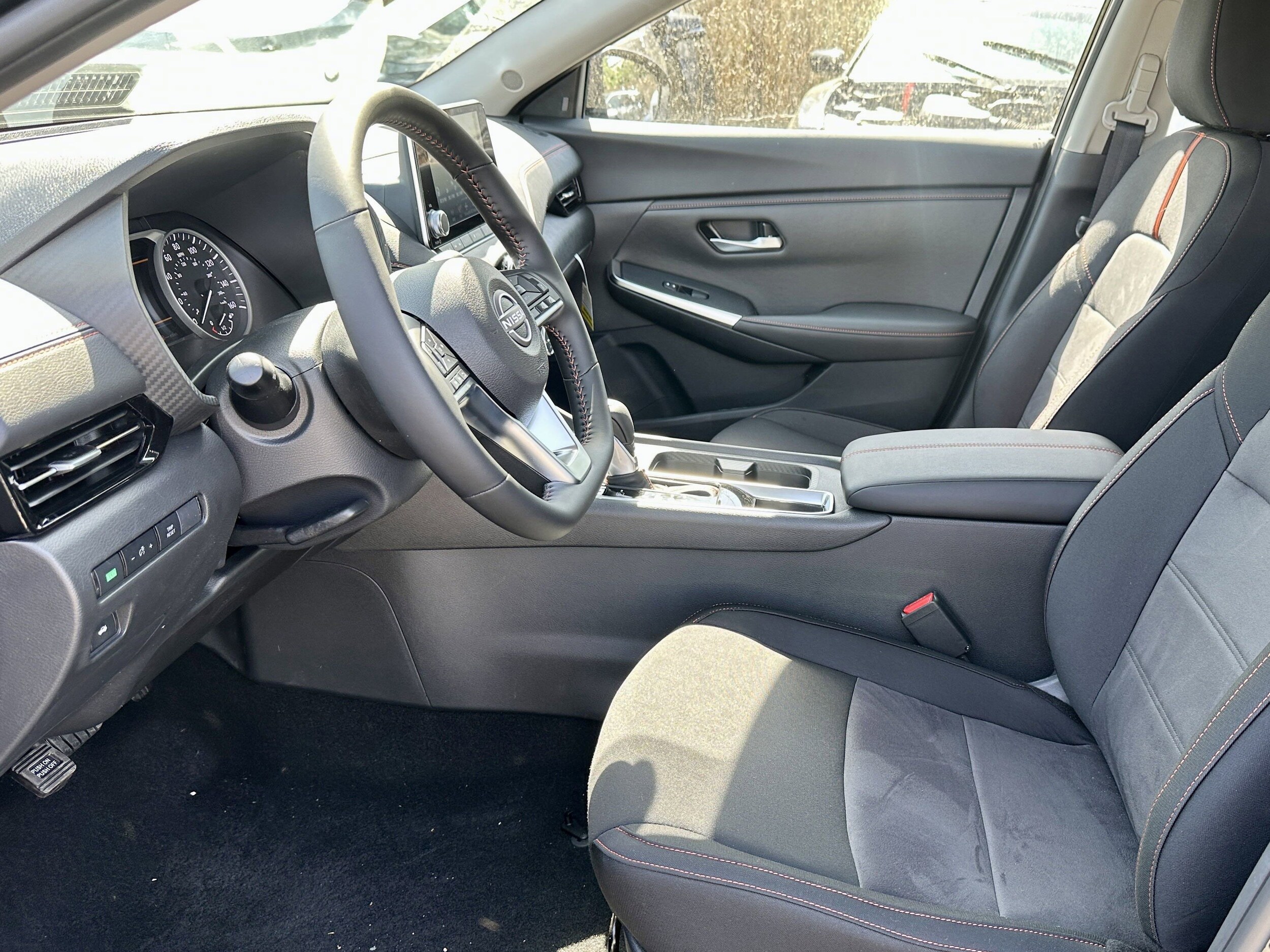 2025 Nissan Sentra SR photo 4