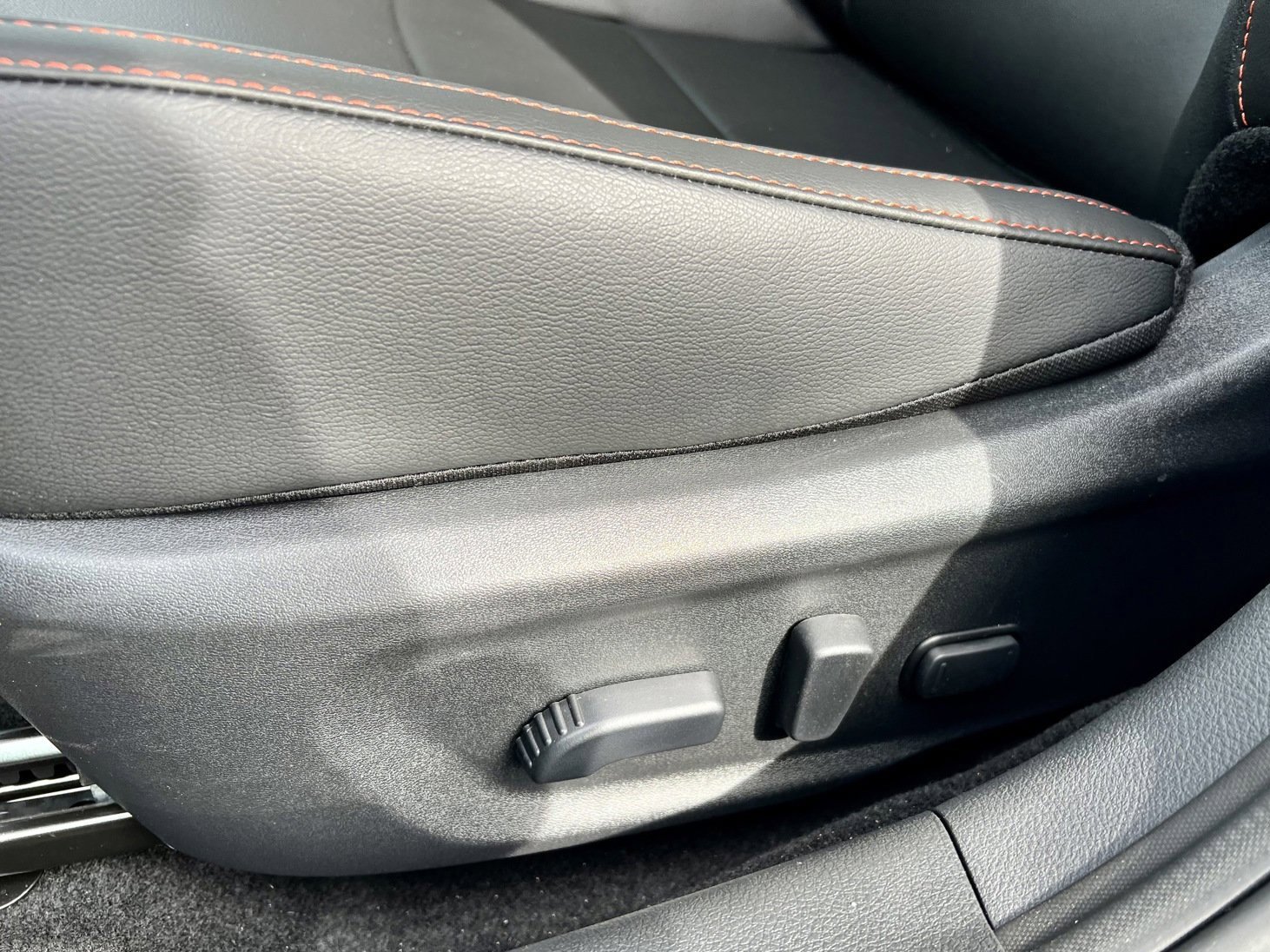 2025 Nissan Sentra SR photo 4