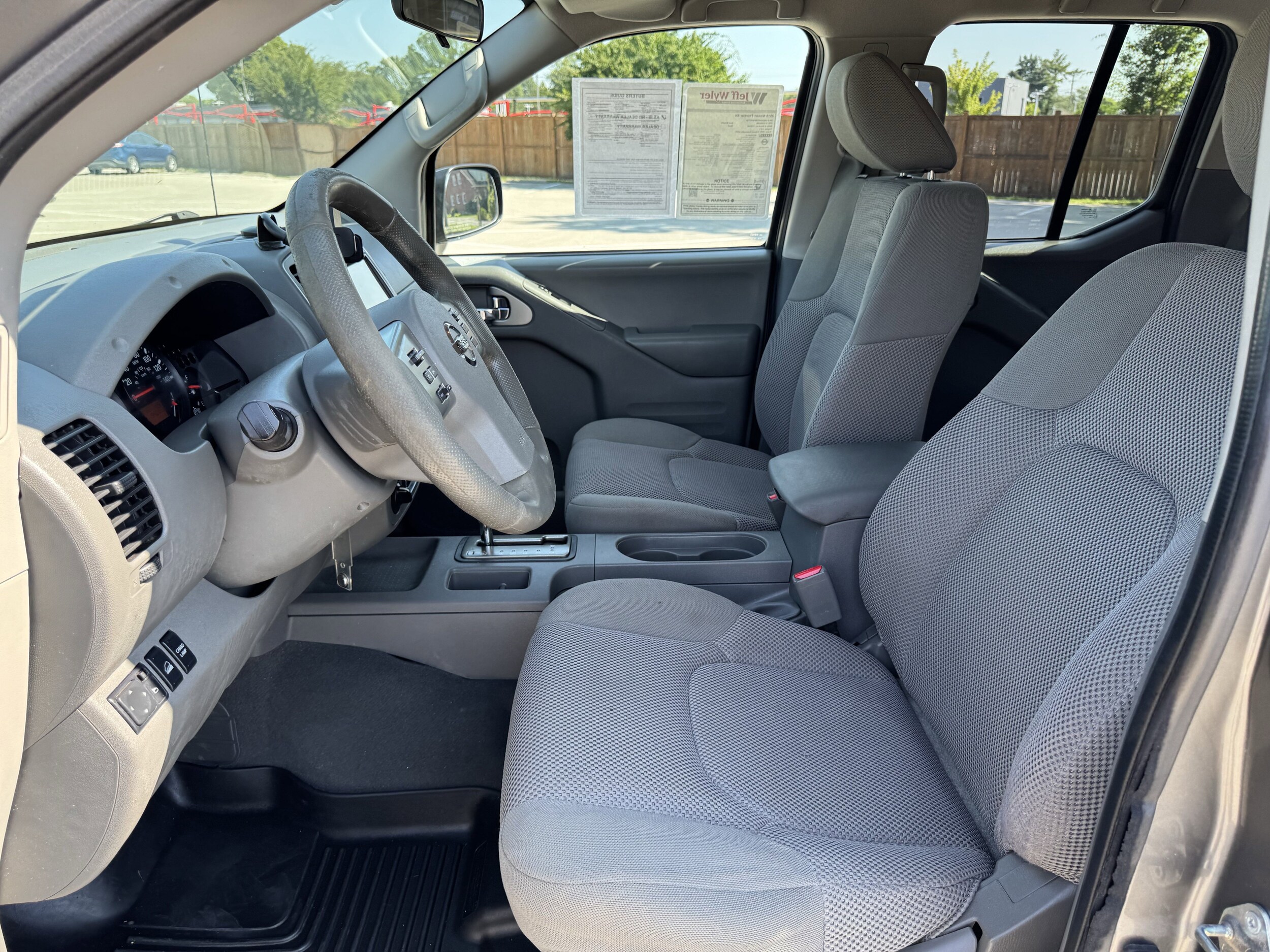 2019 Nissan Frontier SV photo 3