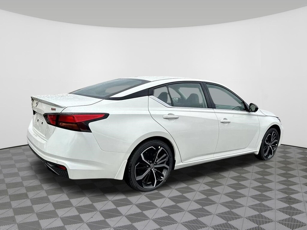 Certified 2025 Nissan Altima SR FWD Sedan