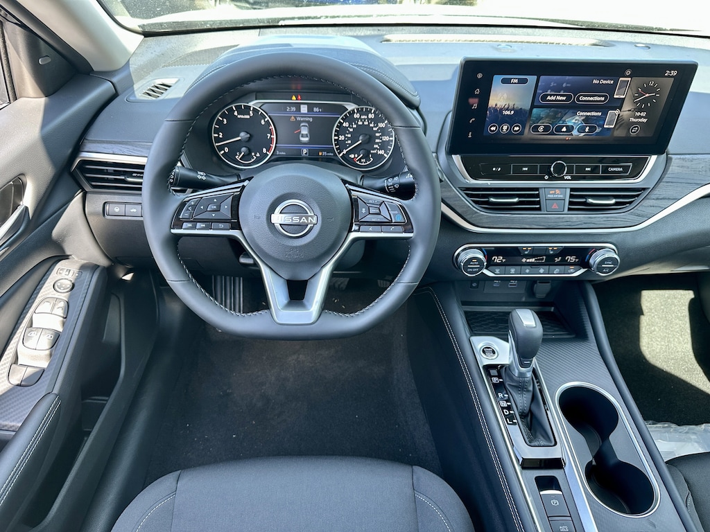 New 2025 Nissan Altima SV Sedan