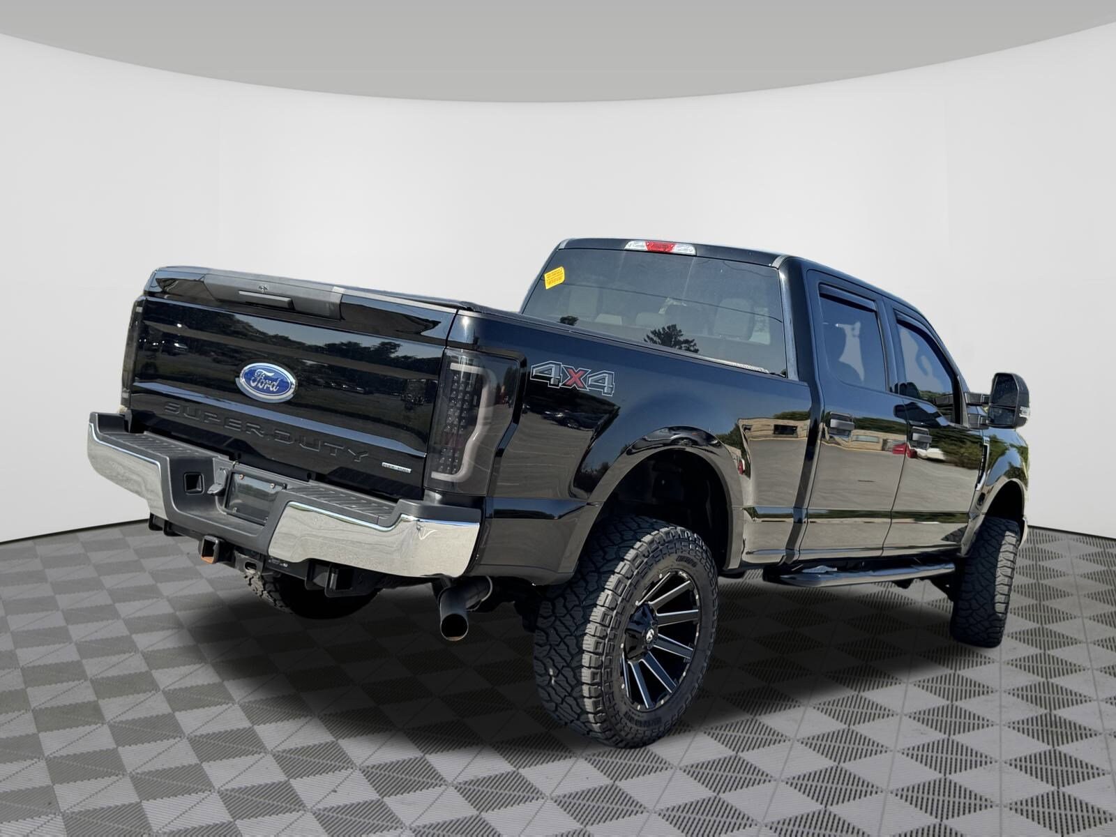 2018 Ford F-250 XLT photo 2