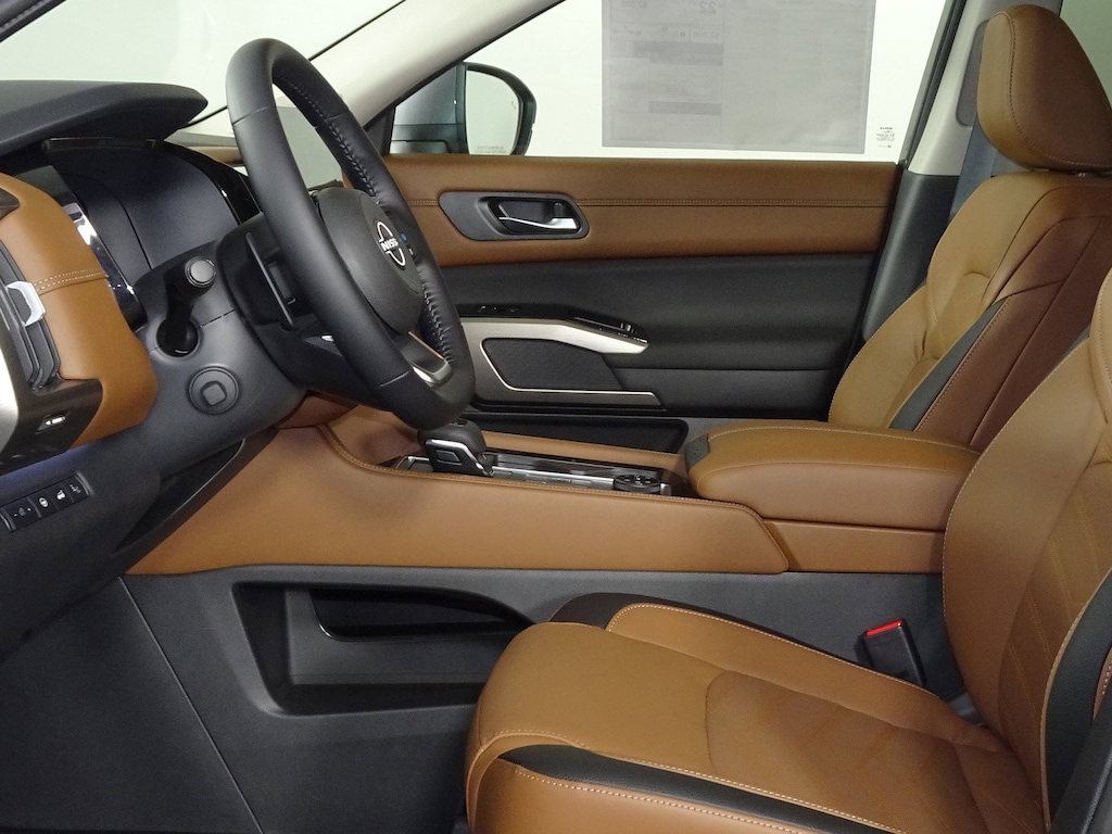 New 2025 Nissan Pathfinder Platinum SUV