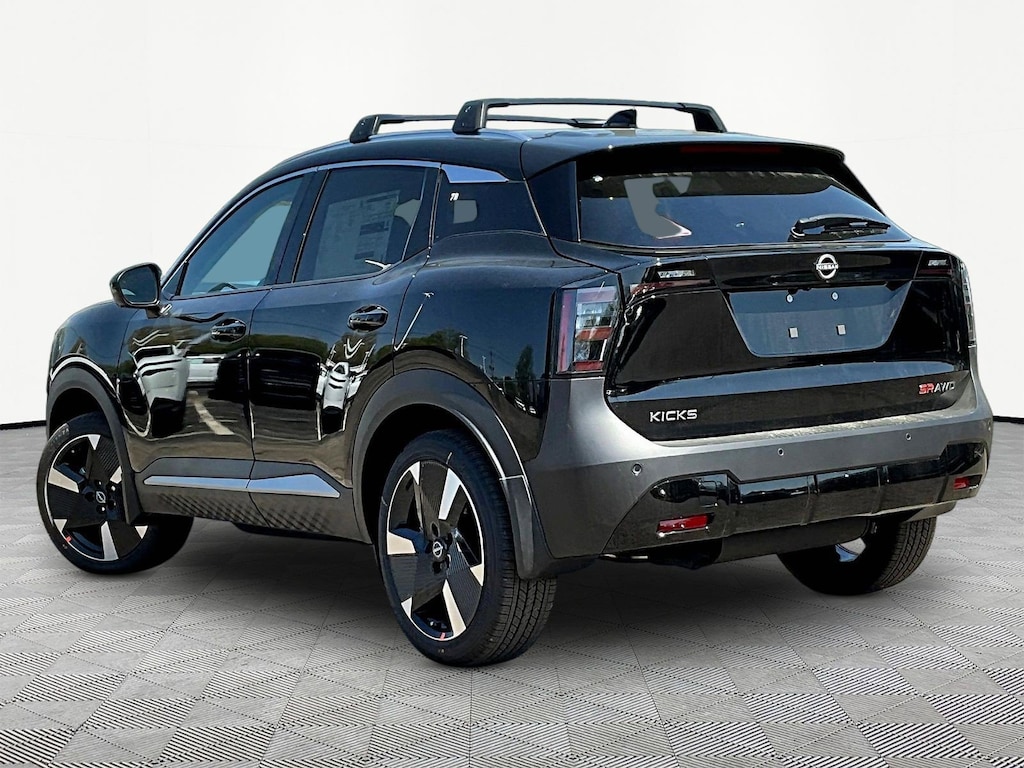 New 2026 Nissan Kicks SR SUV