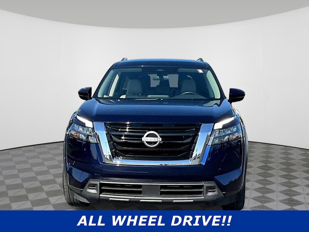 Used 2024 Nissan Pathfinder SV 4WD SUV