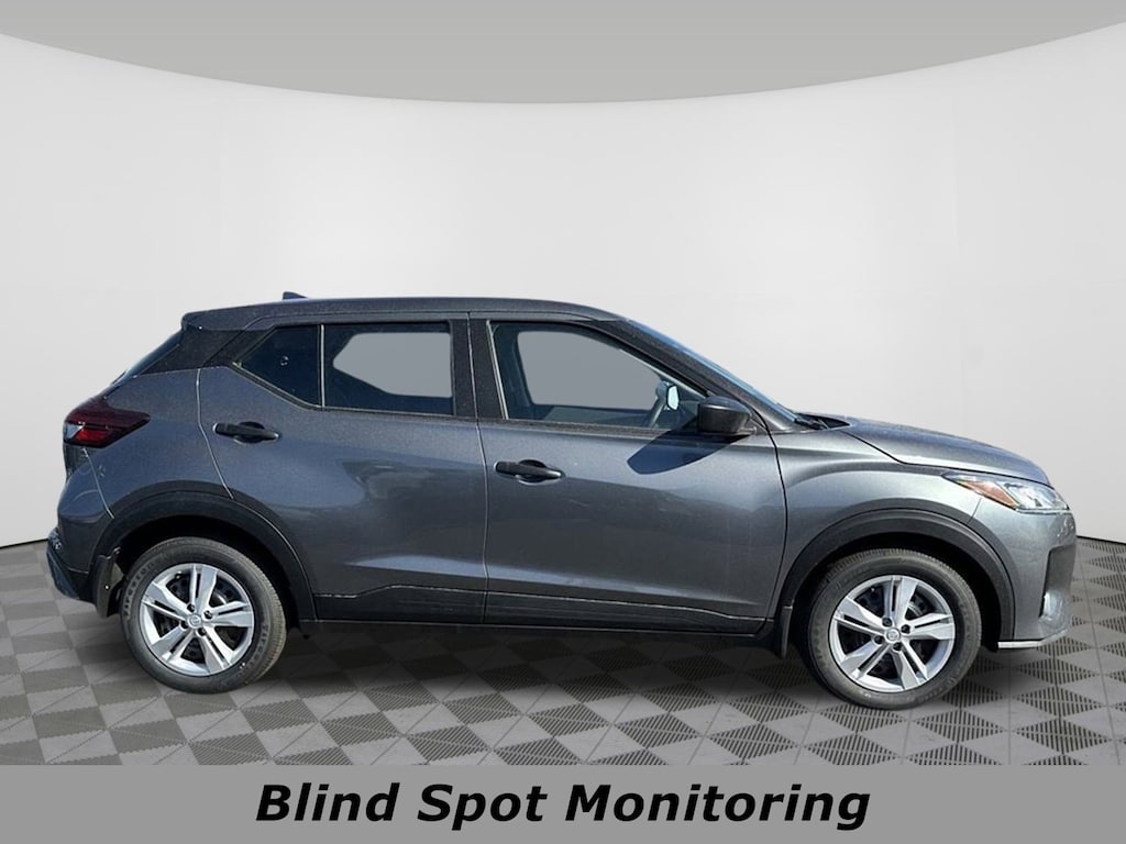 Used 2025 Nissan Kicks Play S FWD SUV
