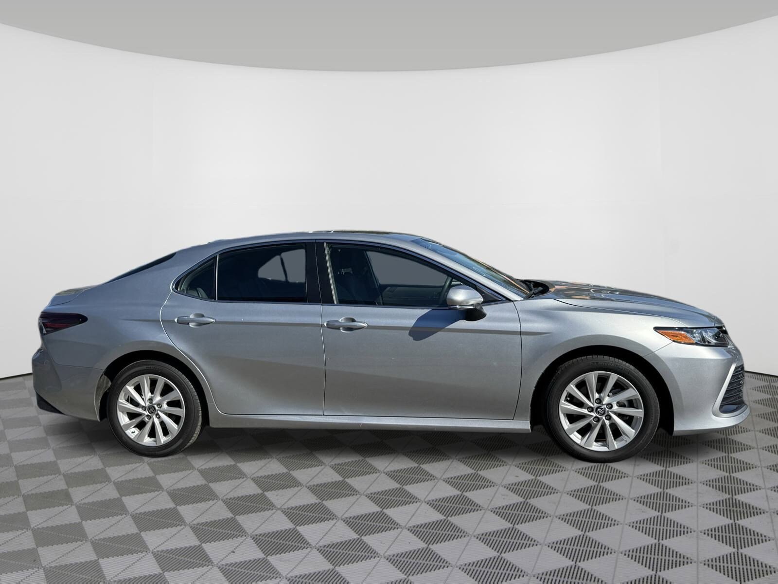 2024 Toyota Camry LE photo 2