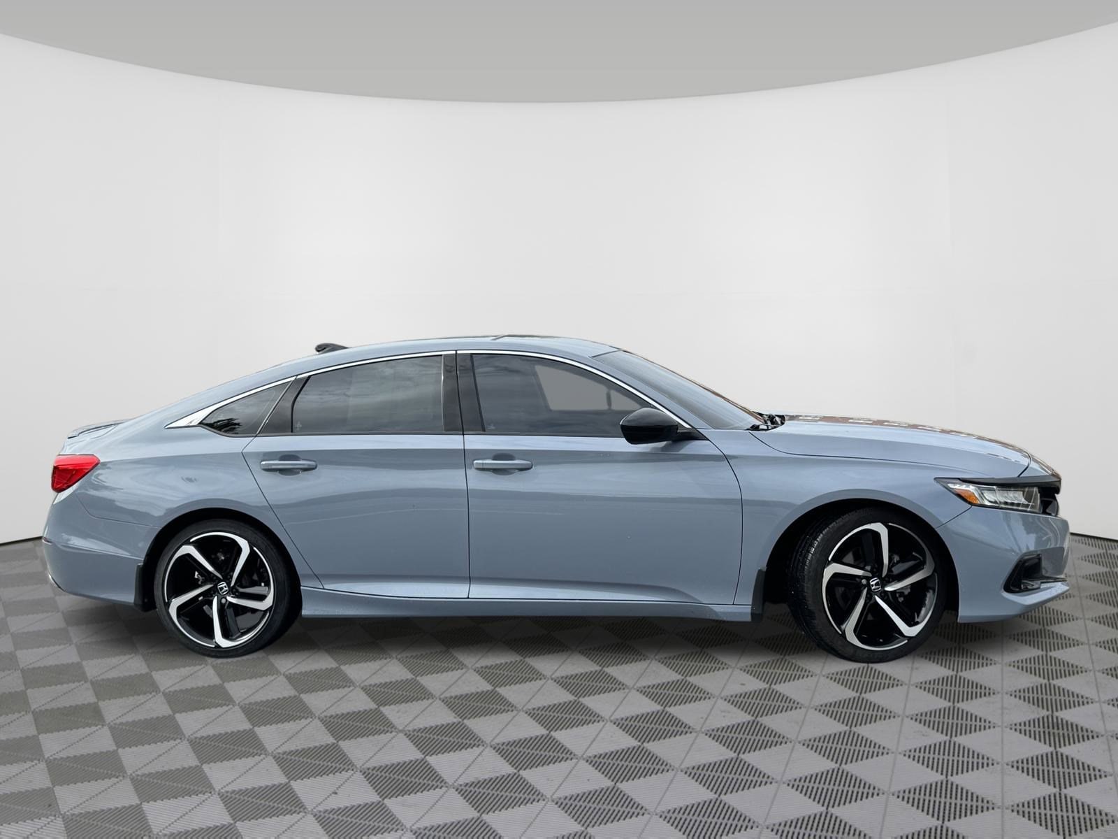 Used 2022 Honda Accord Sport SE with VIN 1HGCV1F44NA063393 for sale in Northfield, Minnesota