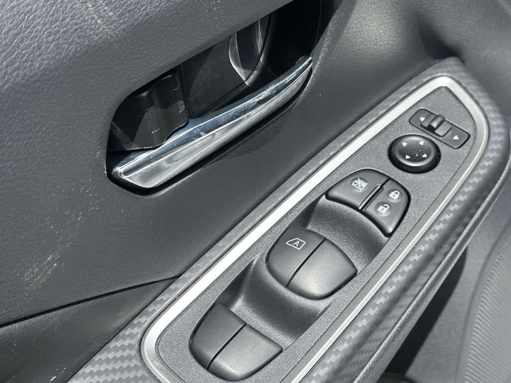 New 2025 Nissan Versa SR Sedan