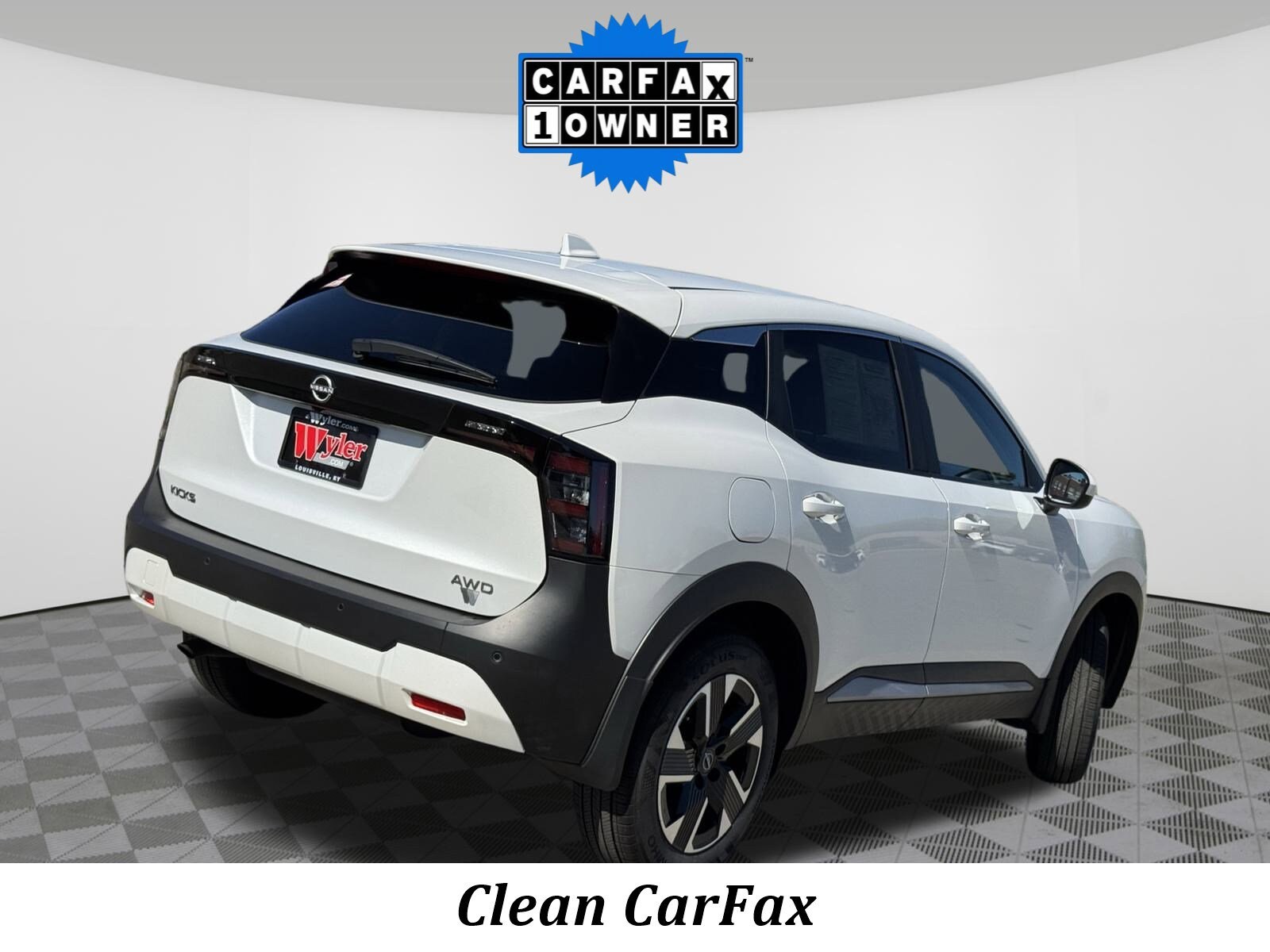 2025 Nissan Kicks SV photo 2