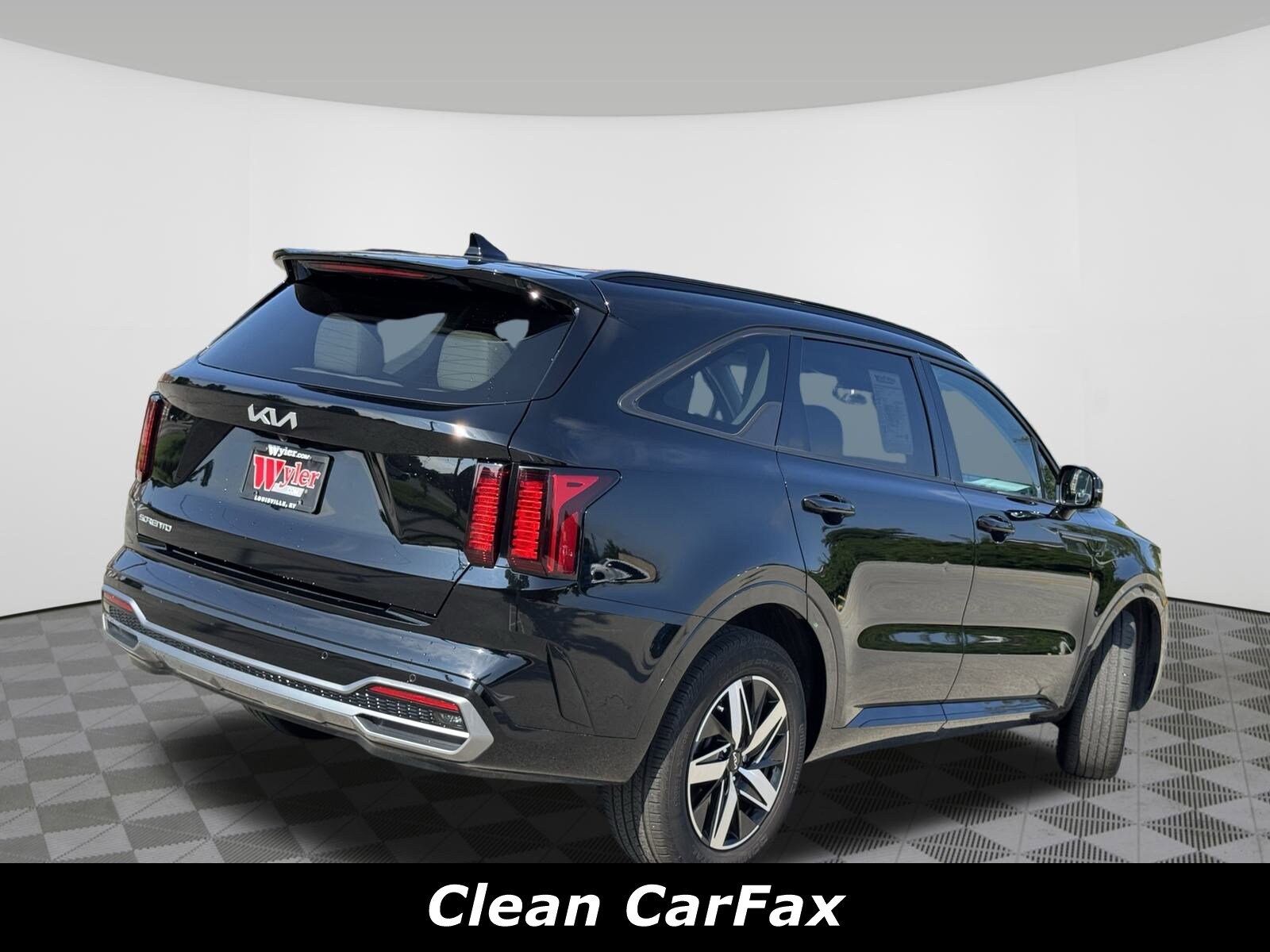 2023 Kia Sorento S photo 3