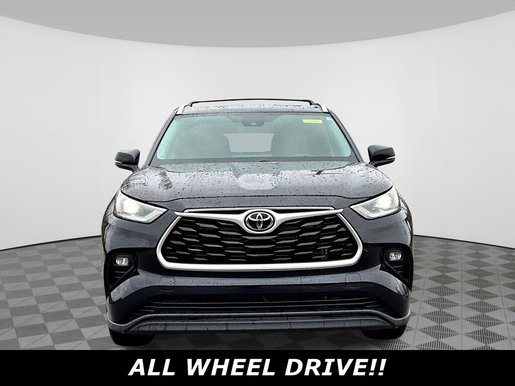Used 2021 Toyota Highlander XLE AWD SUV