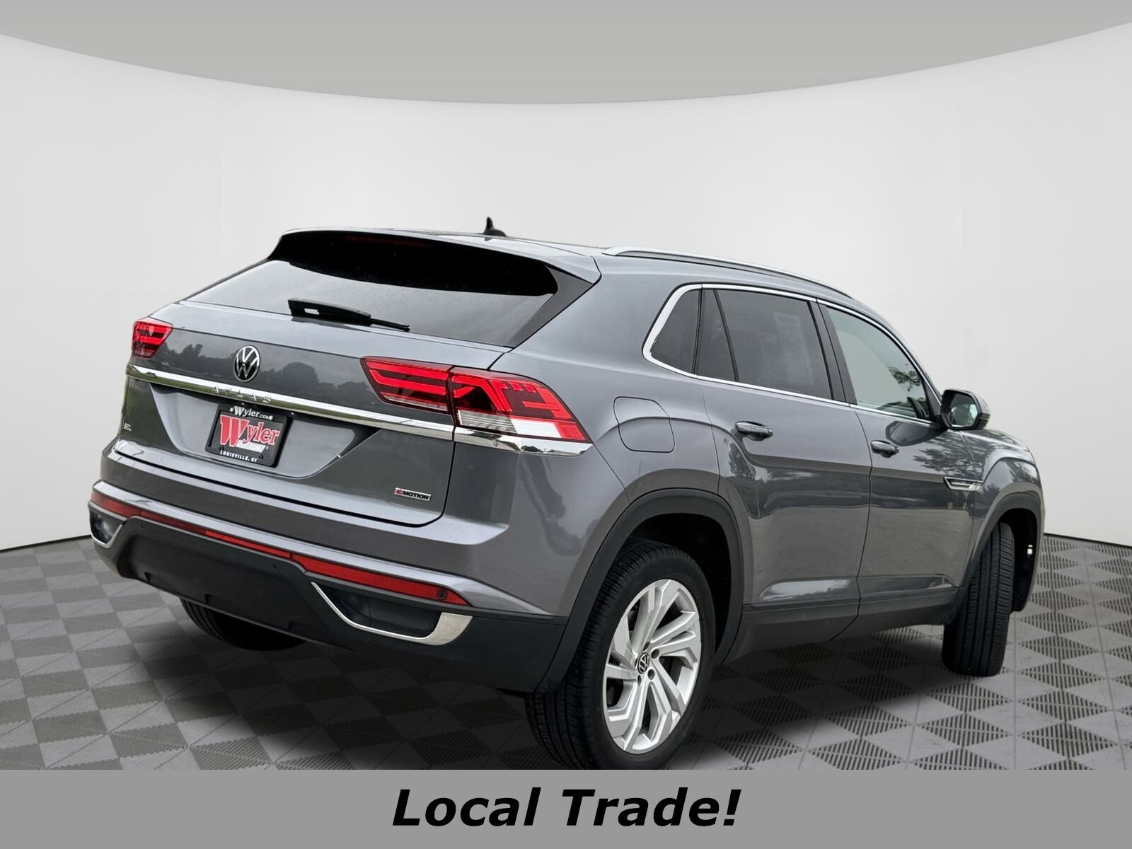 2020 Volkswagen Atlas Cross Sport SEL photo 3