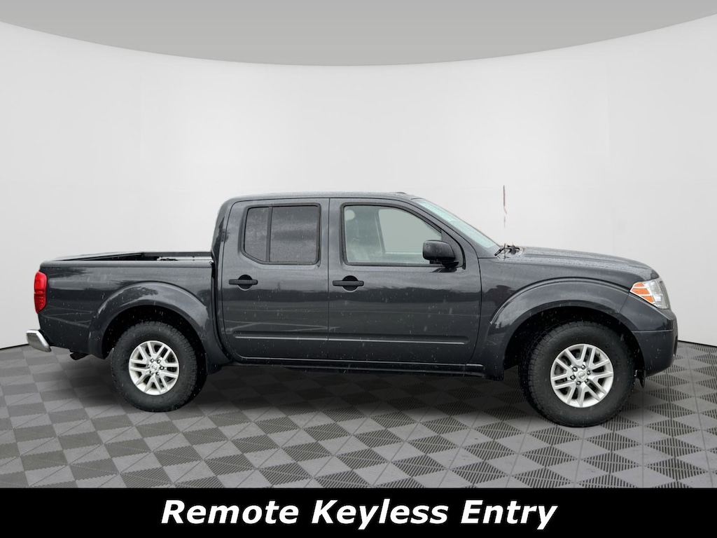 Used 2014 Nissan Frontier 2WD Crew Cab SWB Auto SV Truck Crew Cab