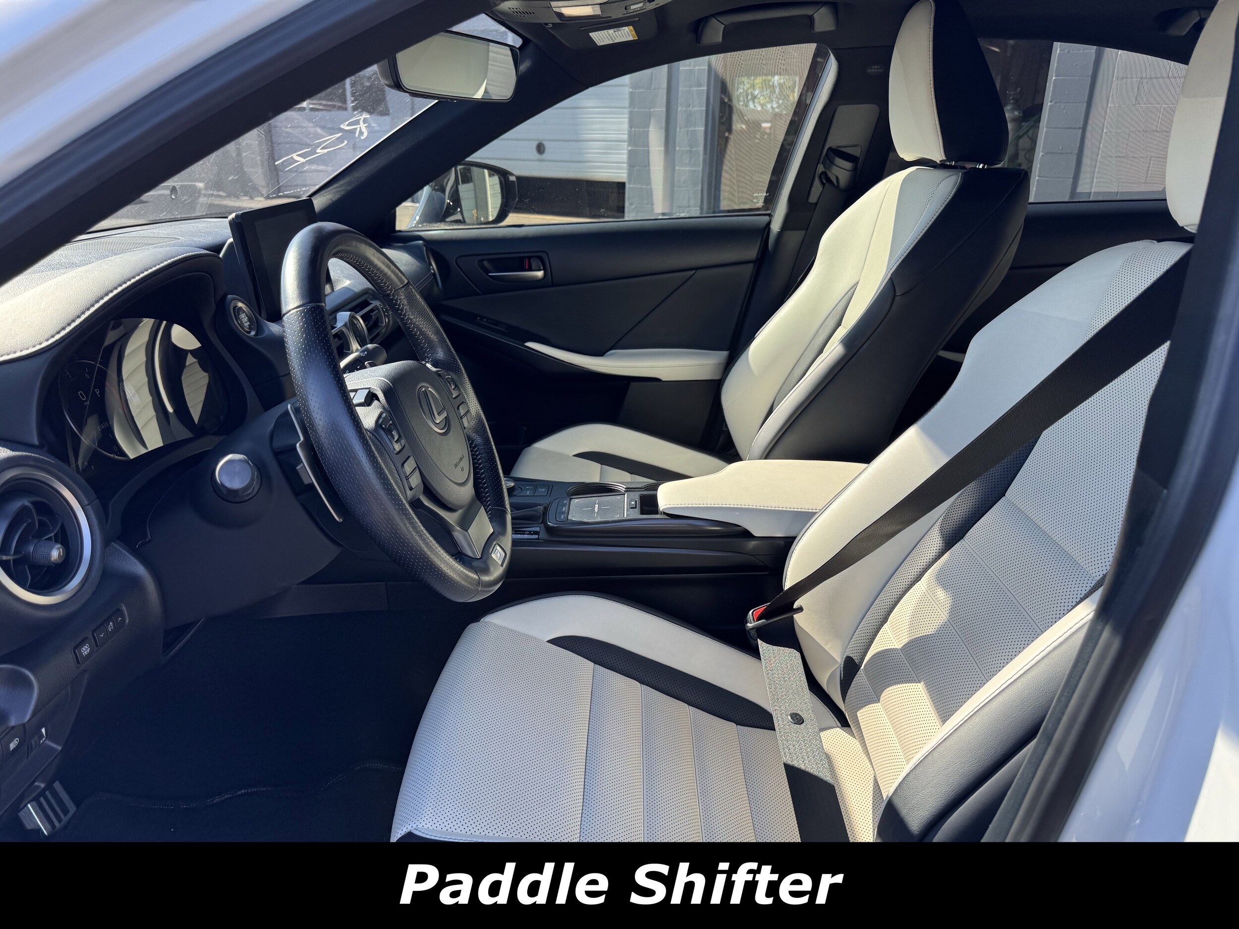 2022 Lexus IS 350 F SPORT photo 3