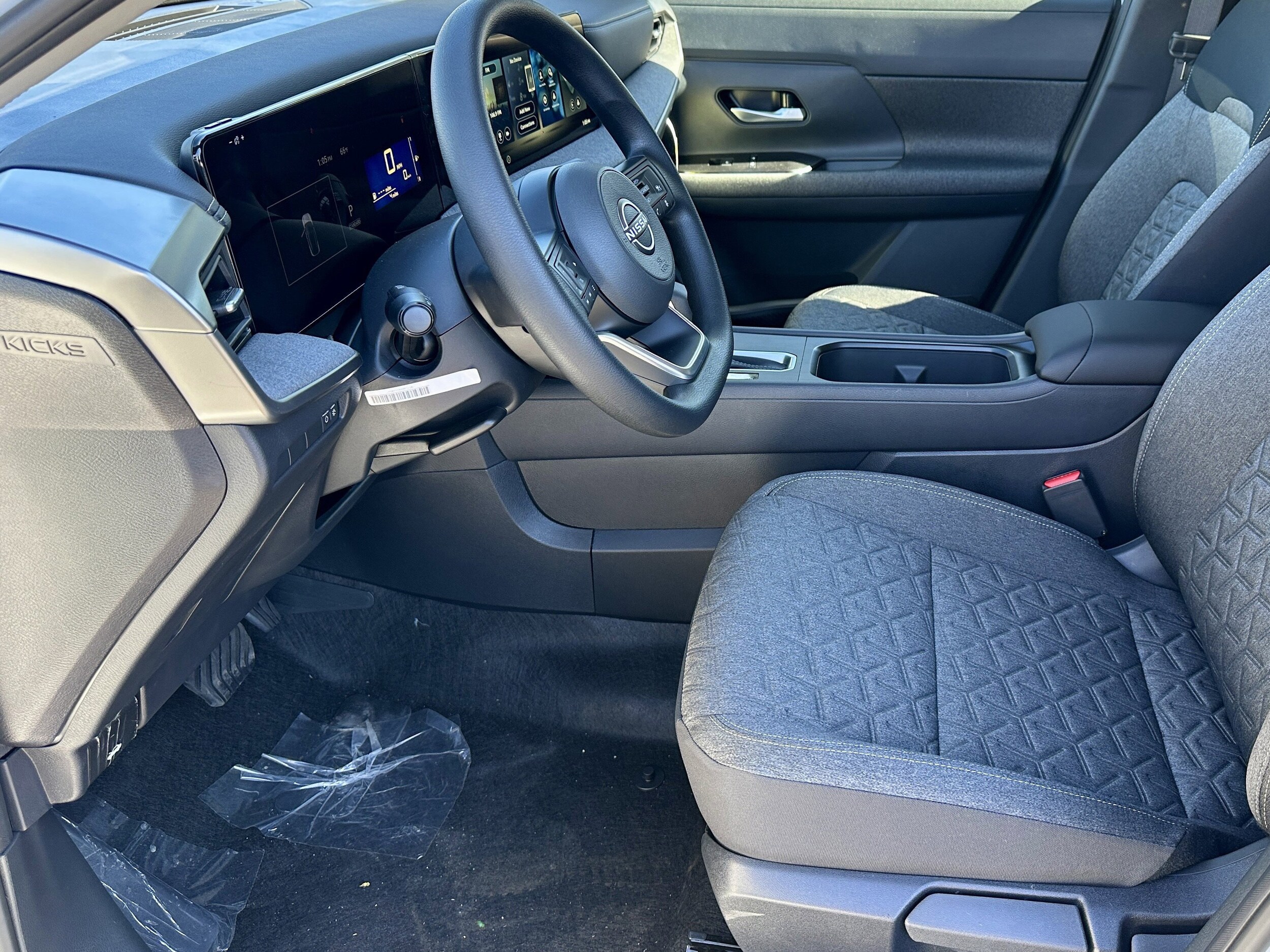 2026 Nissan Kicks SV photo 4