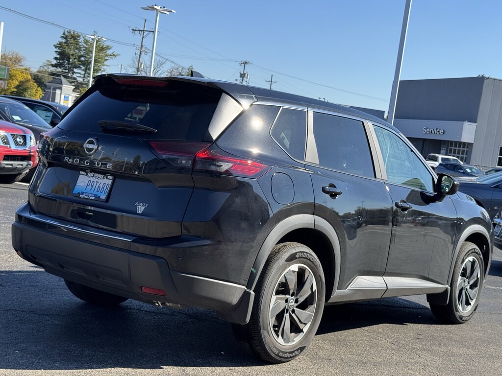 Used 2025 Nissan Rogue AWD SV SUV