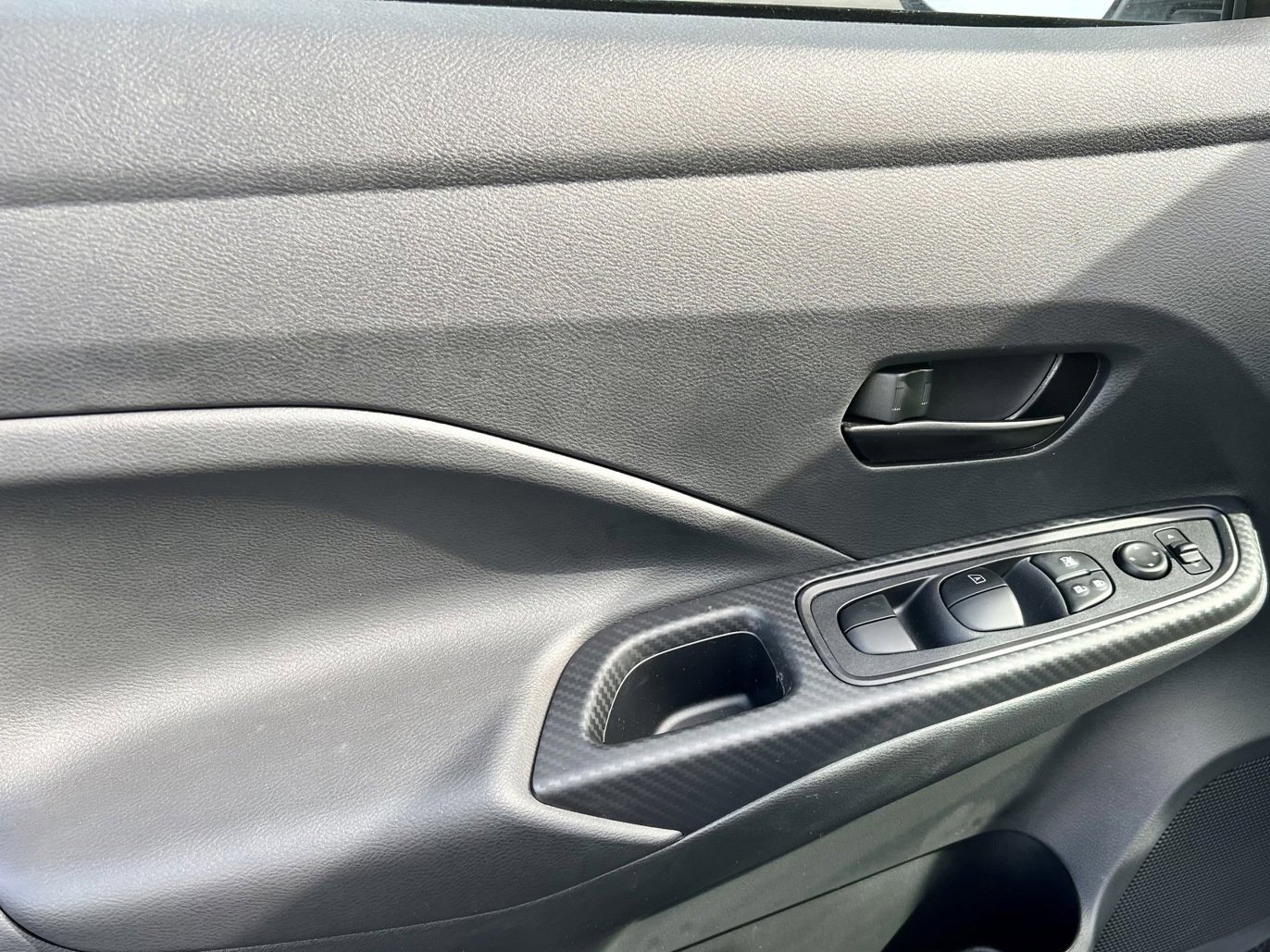 2025 Nissan Versa 1.6 S photo 4