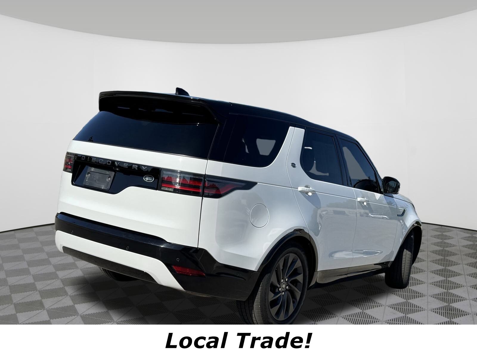 2022 Land Rover Discovery P300 S S R-Dynamic photo 3