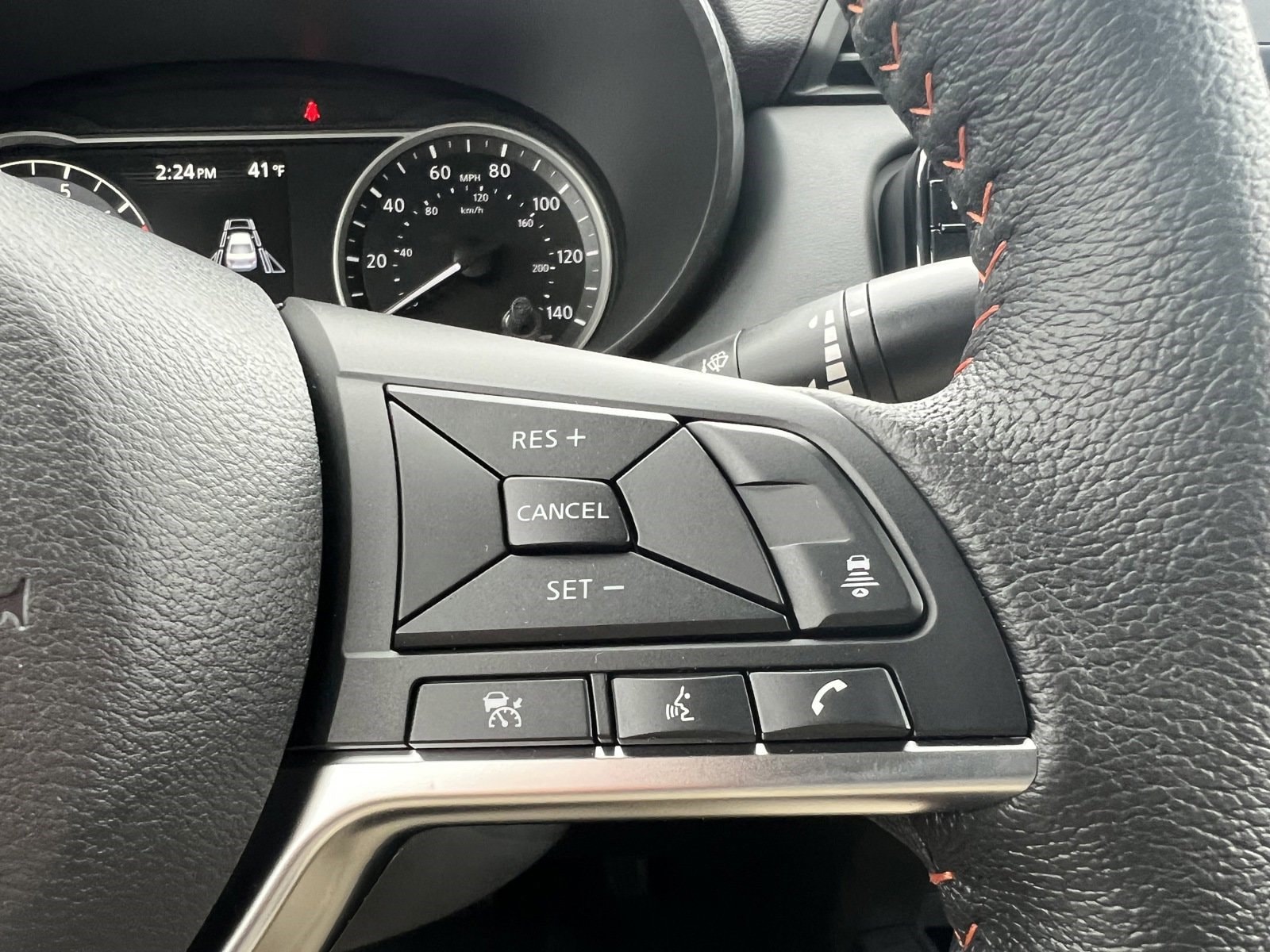 2025 Nissan Versa Sedan SR - Photo 20