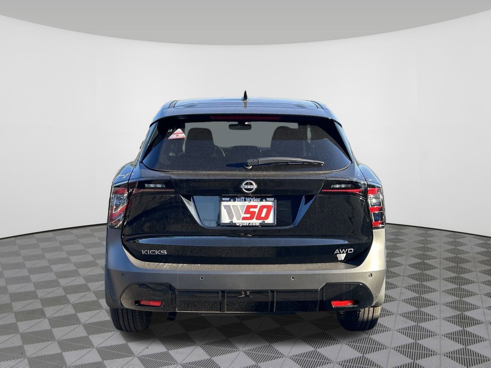 2025 Nissan Kicks SV photo 4