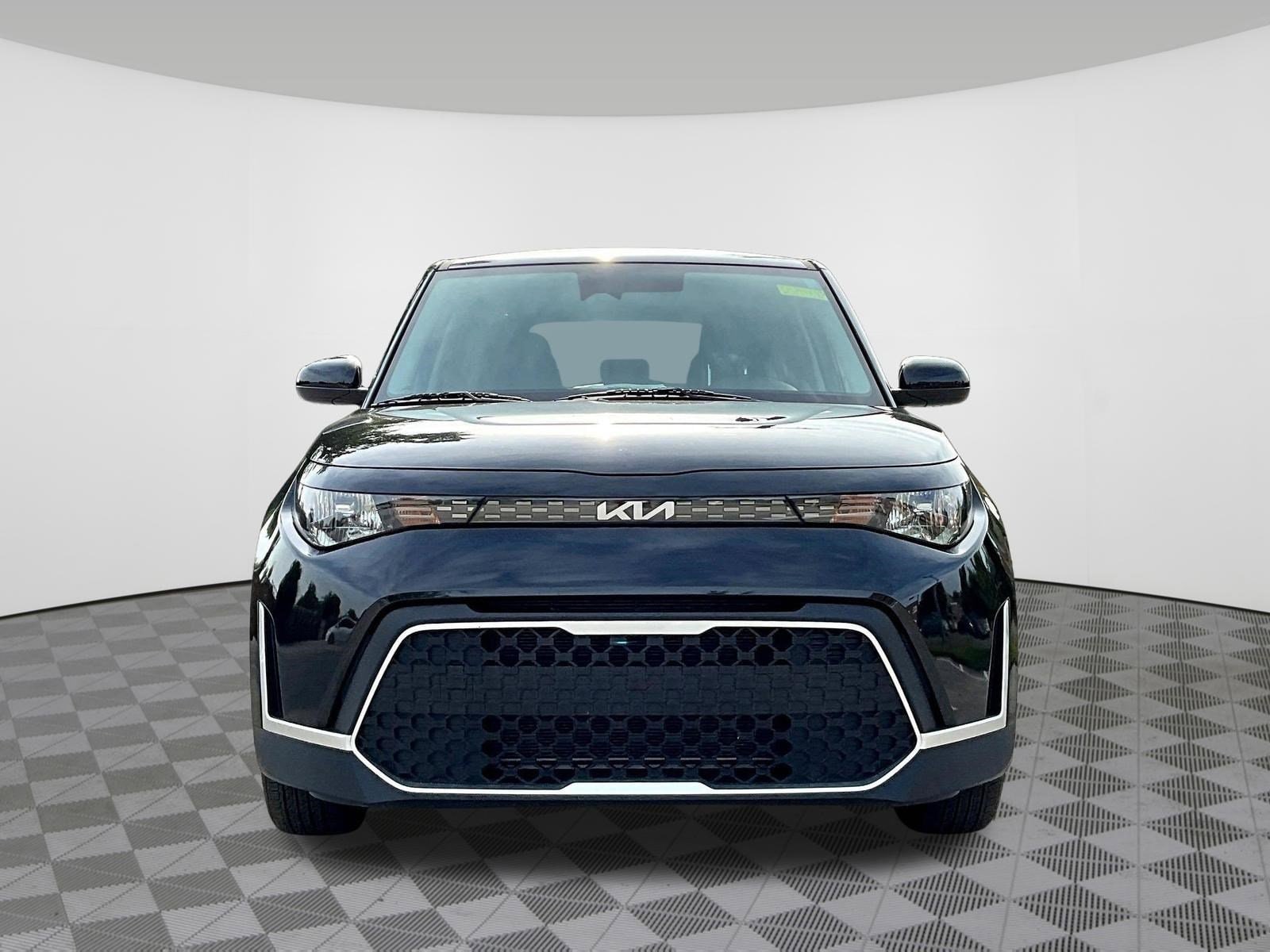 Used 2025 Kia Soul LX with VIN KNDJ23AU1S7957636 for sale in Saint Matthews, KY