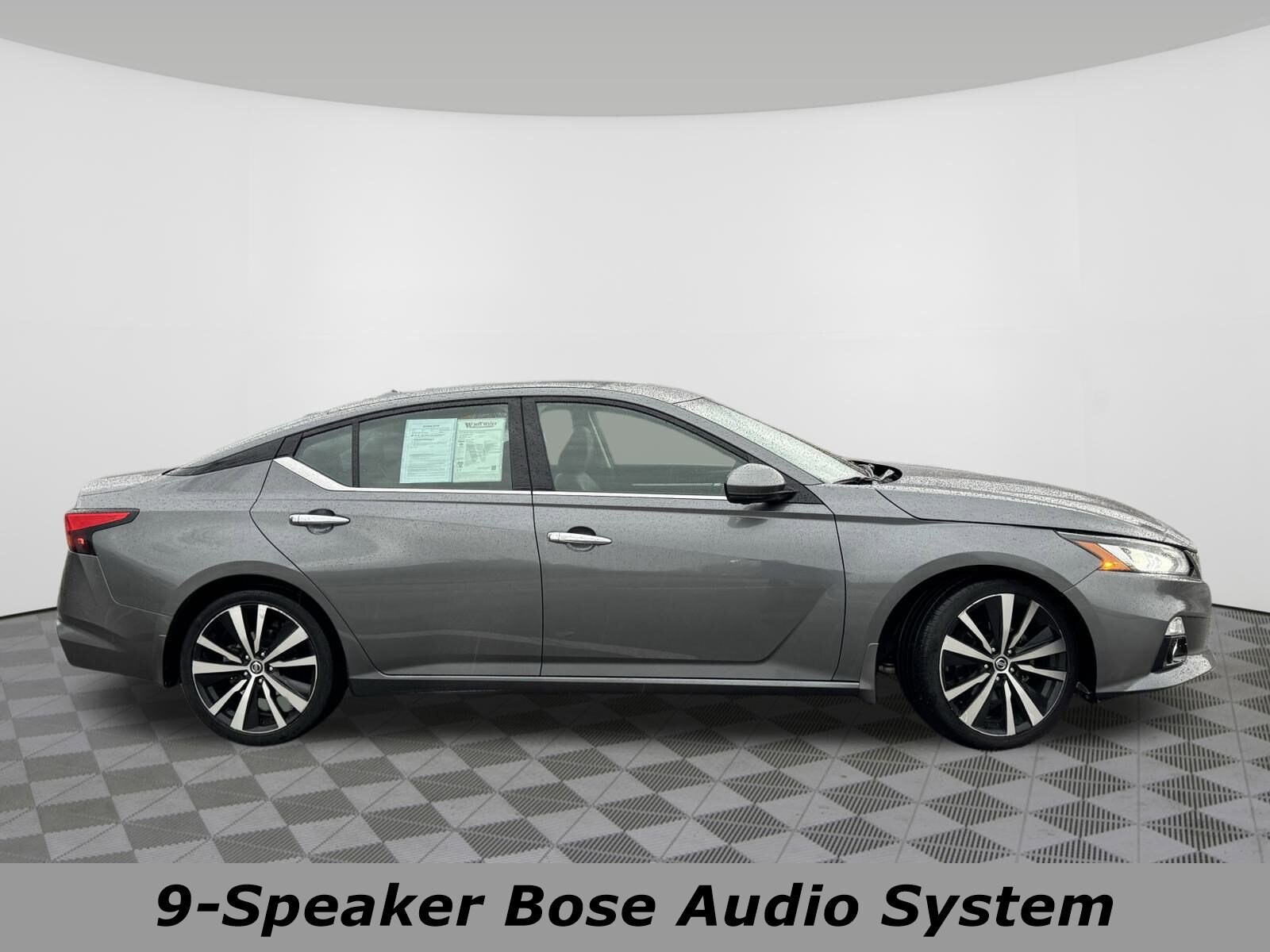 2019 Nissan Altima 2.5 Platinum photo 2