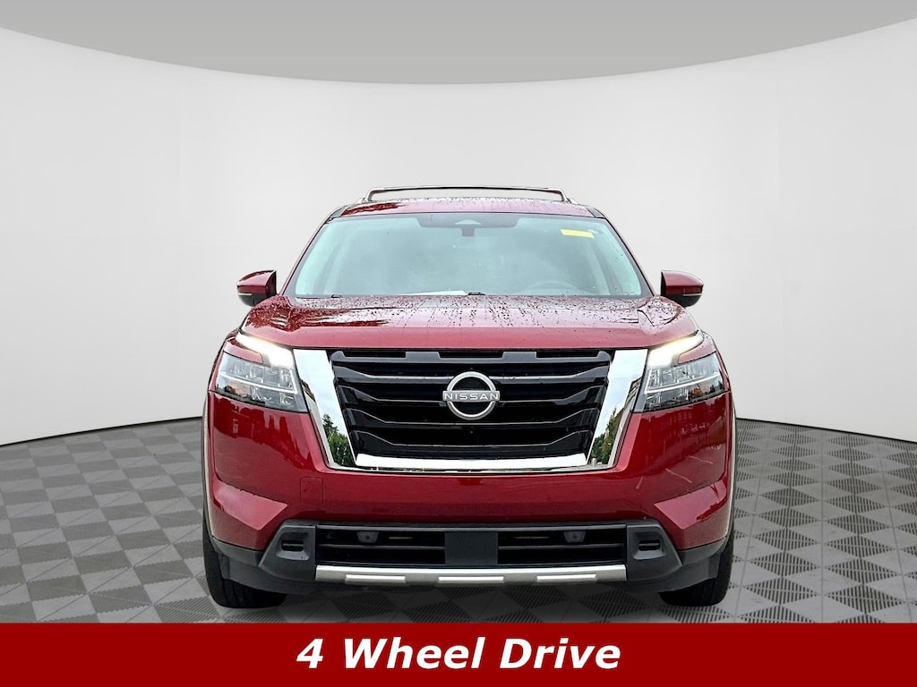 Used 2023 Nissan Pathfinder SL 4WD SUV