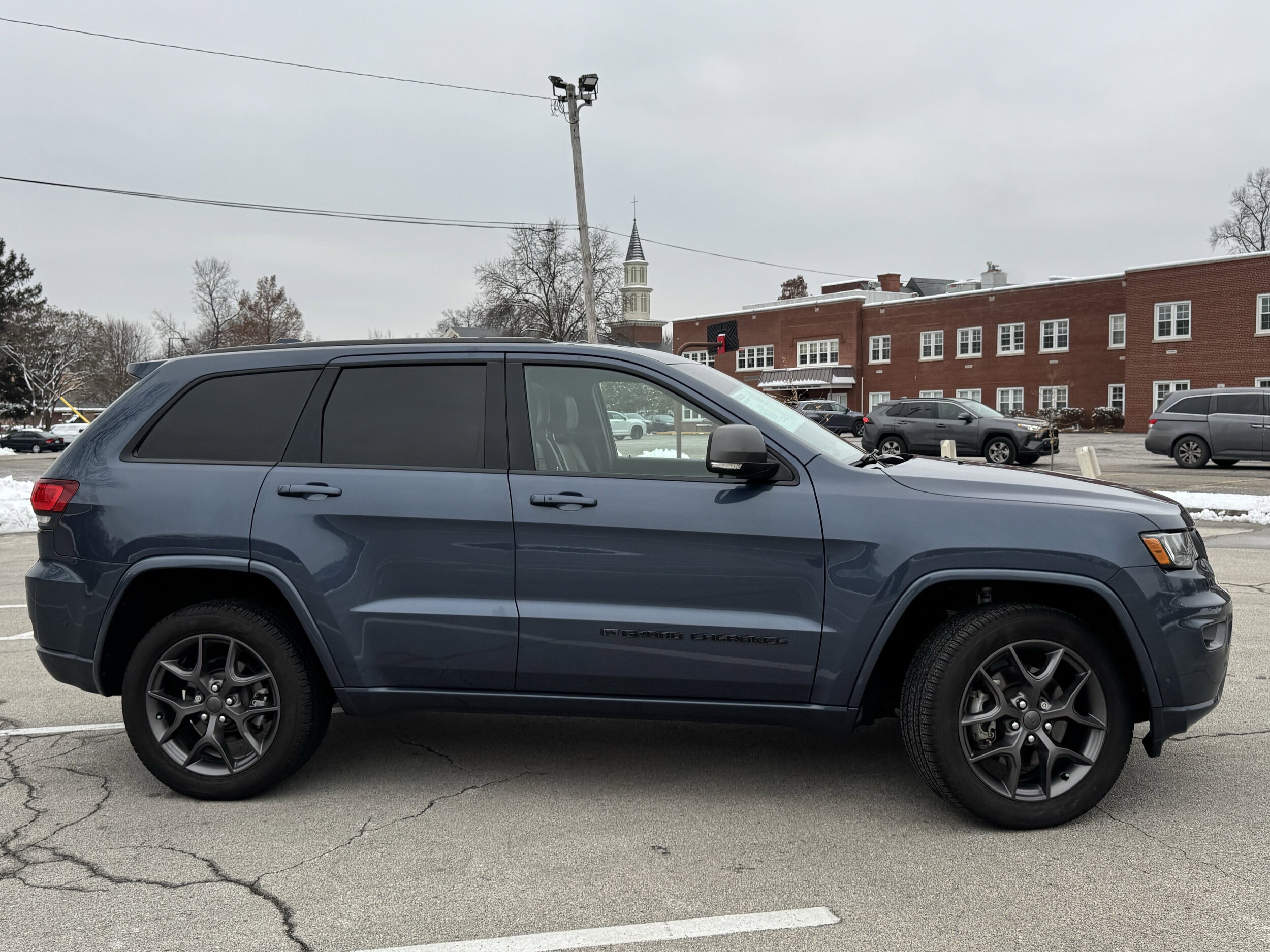2021 Jeep Grand Cherokee Limited photo 2