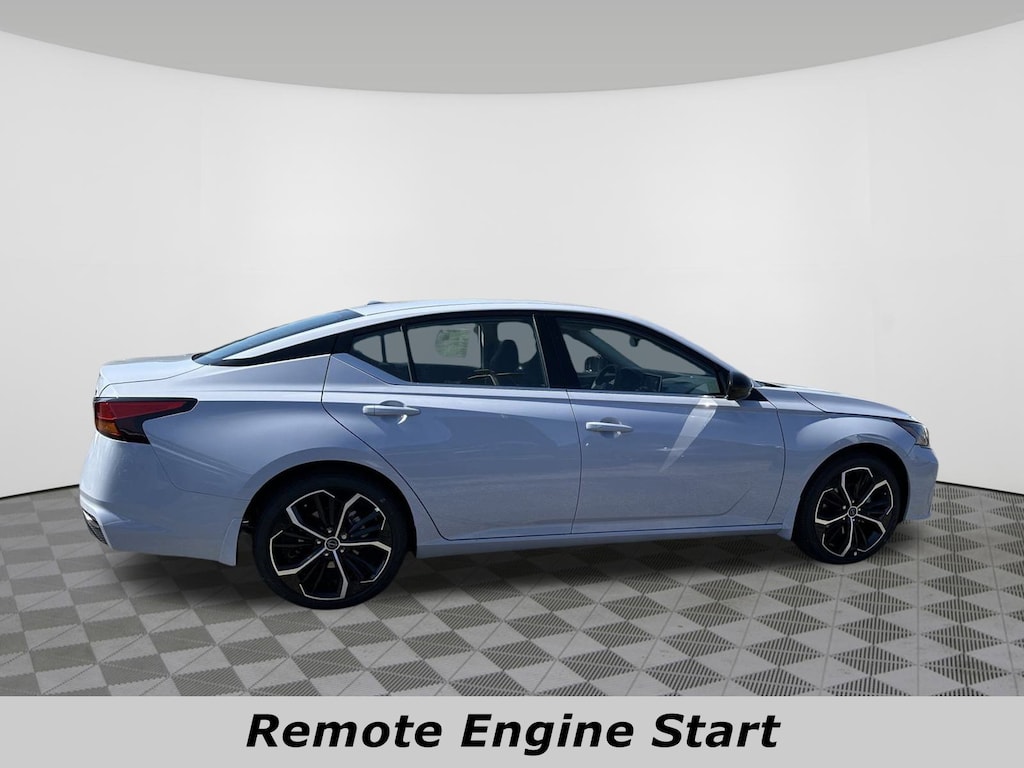 Certified 2025 Nissan Altima SR FWD Sedan