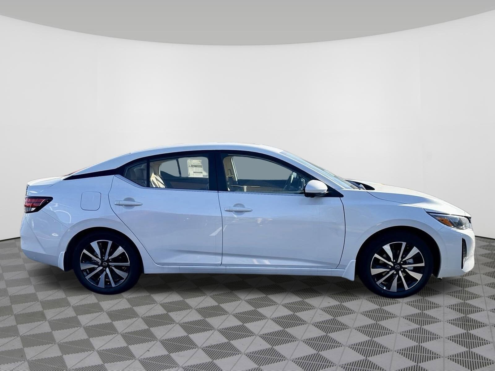 2025 Nissan Sentra SV photo 2