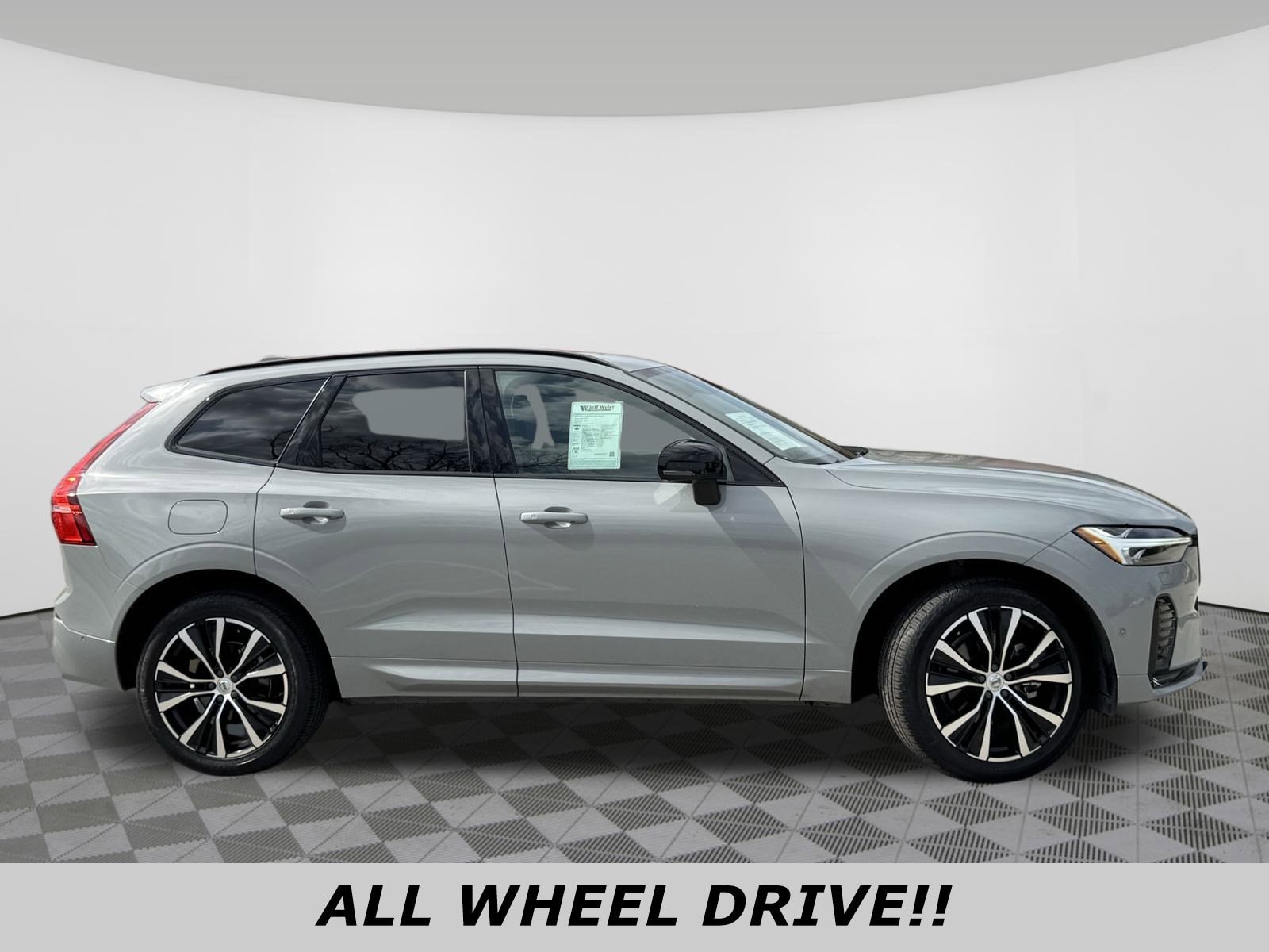Used 2024 Volvo XC60 Plus with VIN YV4L12RL2R1897541 for sale in Louisville, KY