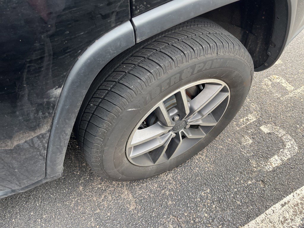 Used 2020 Jeep Grand Cherokee Laredo E 4x4 SUV