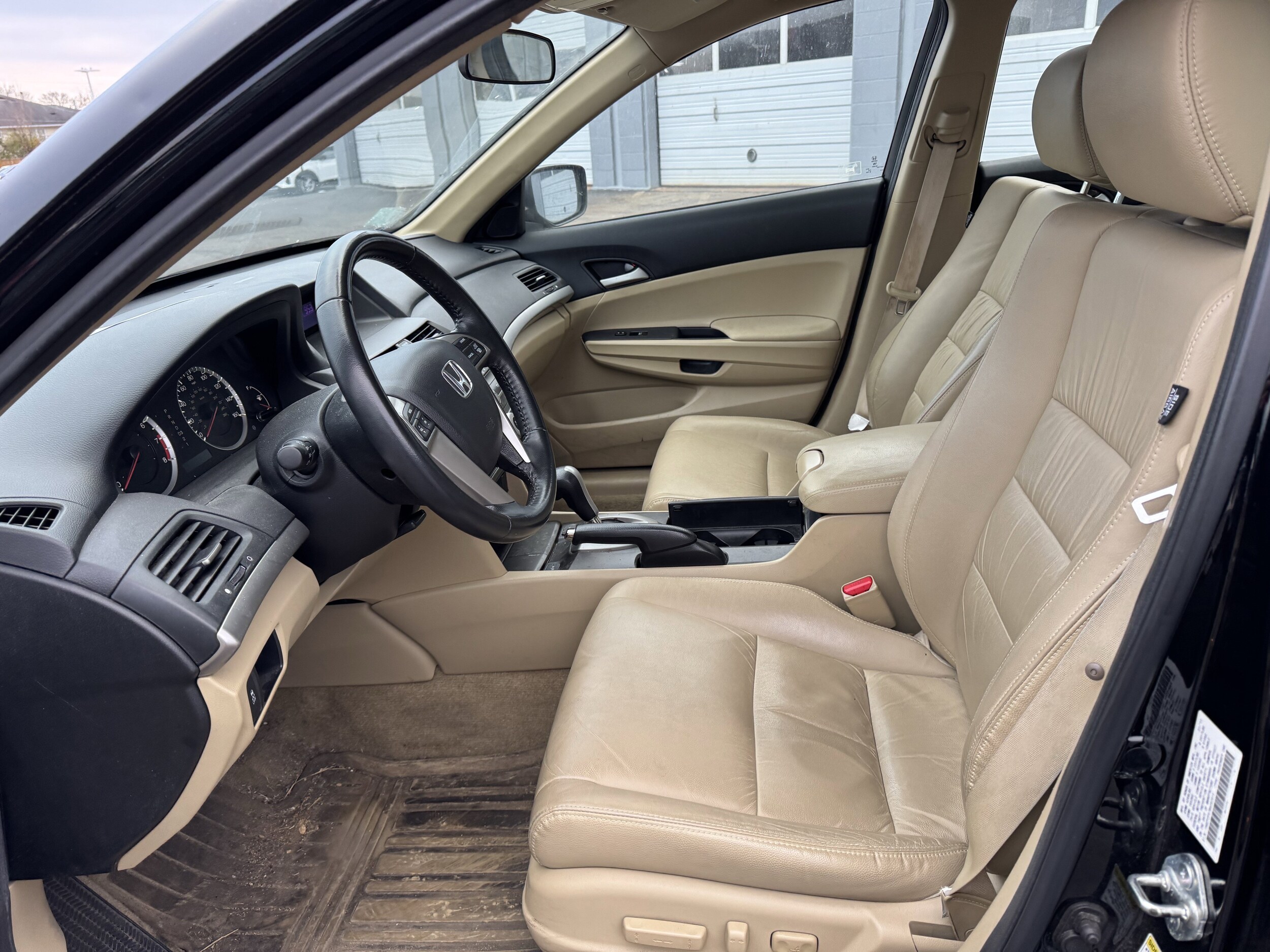 2011 Honda Accord SE photo 4