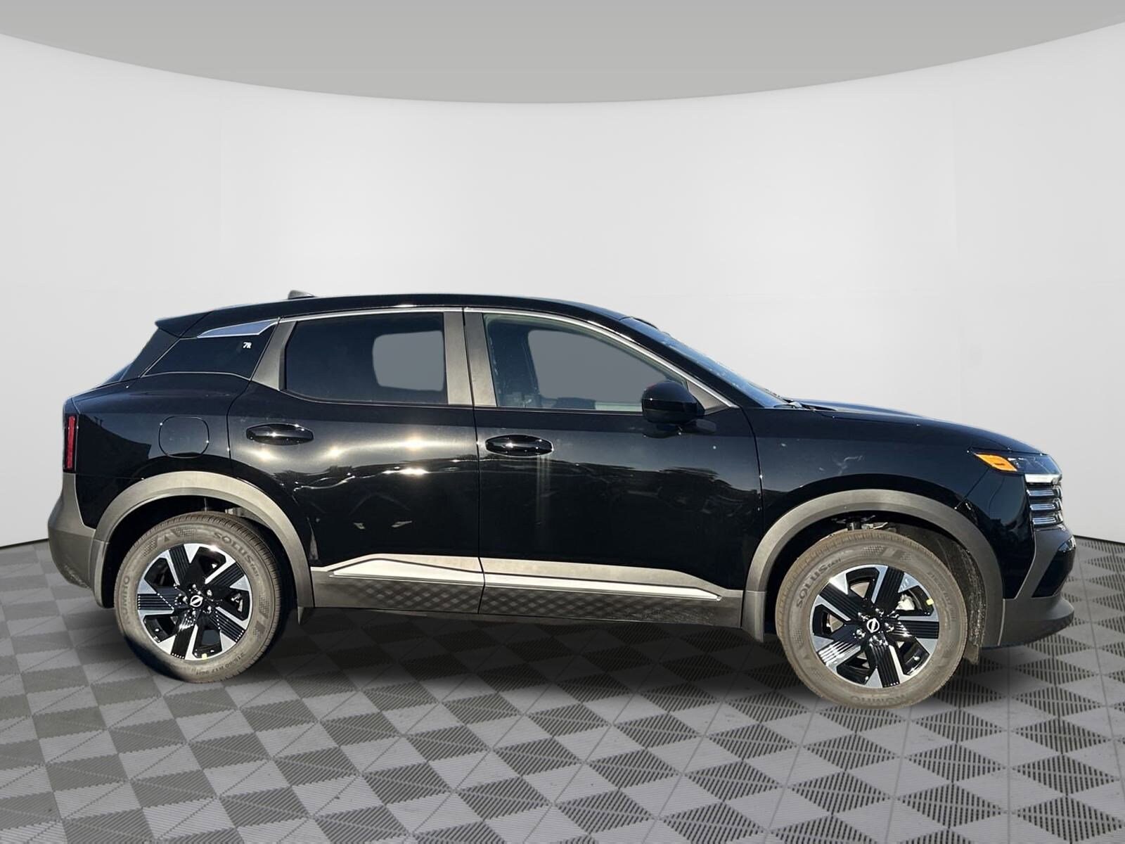2025 Nissan Kicks SV photo 2