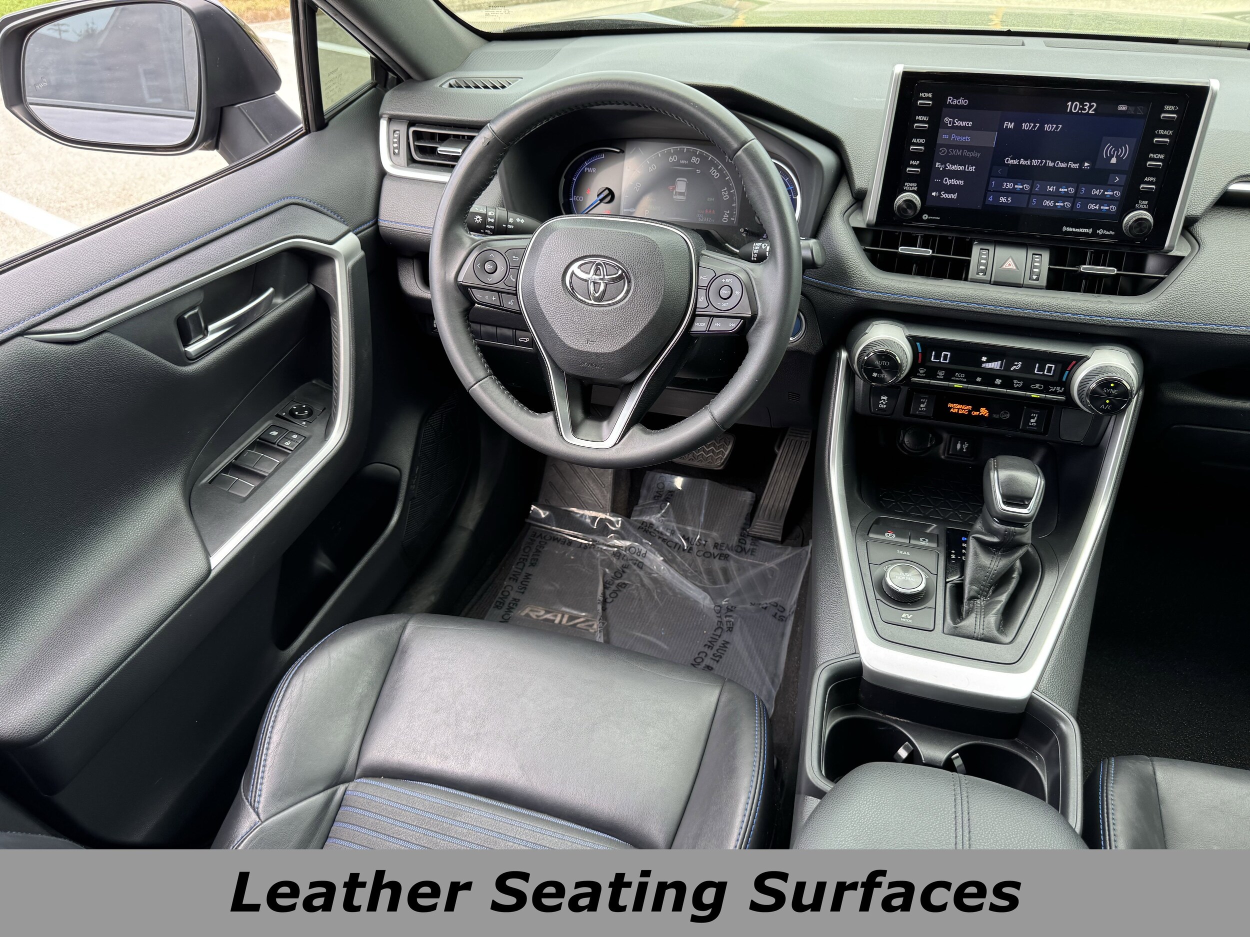 2019 Toyota RAV4 Hybrid XSE photo 4