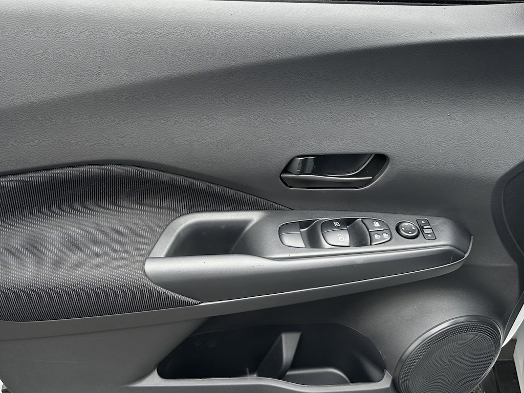 New 2025 Nissan Kicks Play S SUV