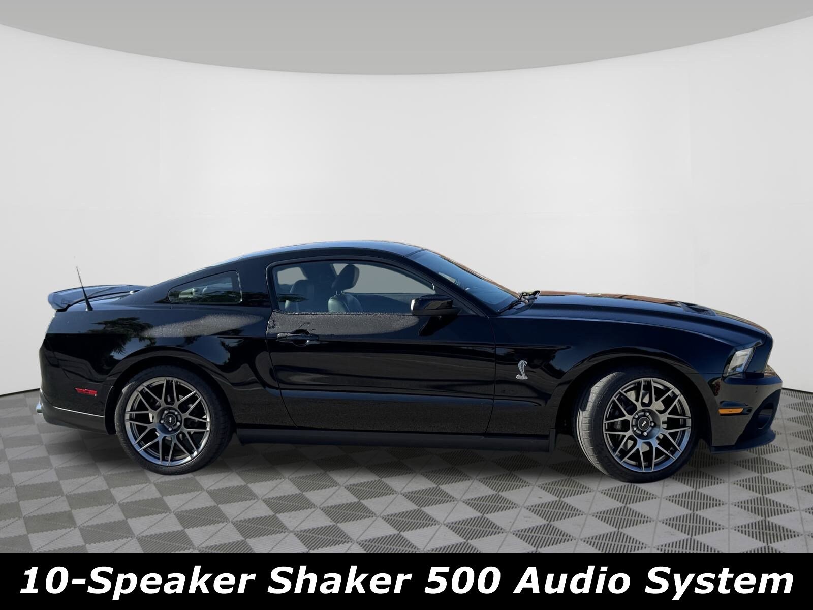 2012 Ford Mustang Shelby GT500 photo 2
