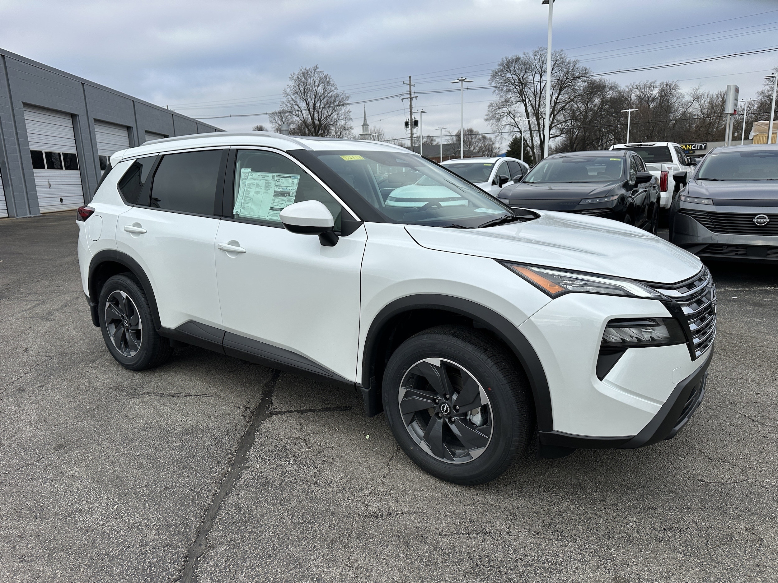 2026 Nissan Rogue SV's photo