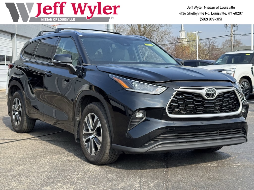 Used 2021 Toyota Highlander XLE AWD SUV