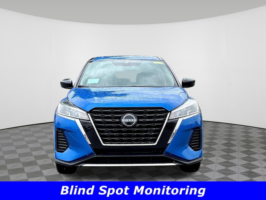Used 2025 Nissan Kicks Play S FWD SUV