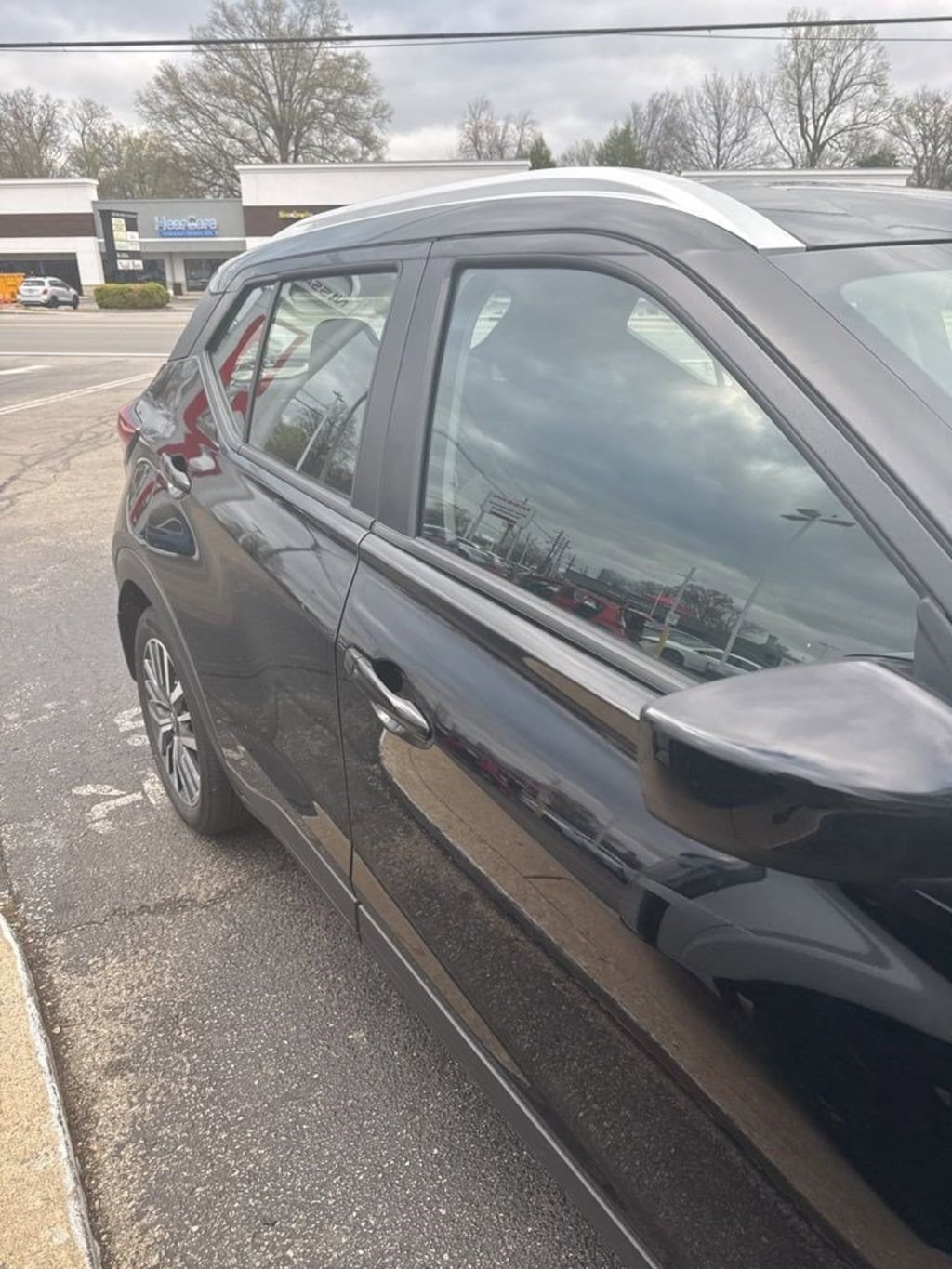 Used 2024 Nissan Kicks SV FWD SUV