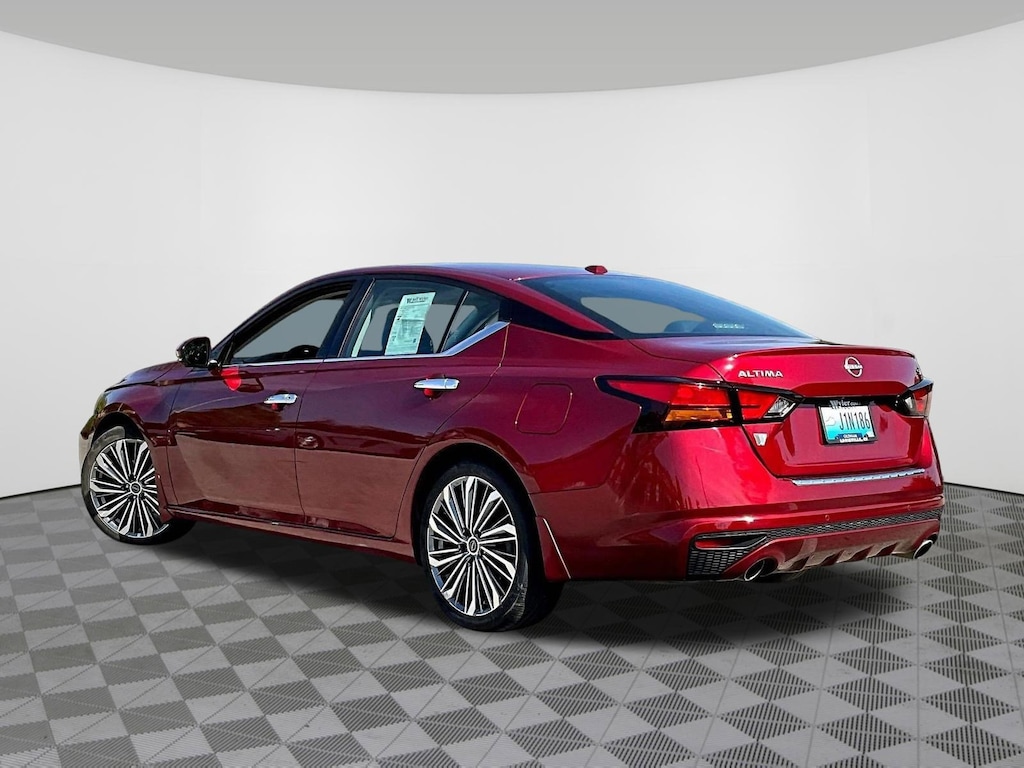 Used 2023 Nissan Altima 2.5 SL Sedan Sedan