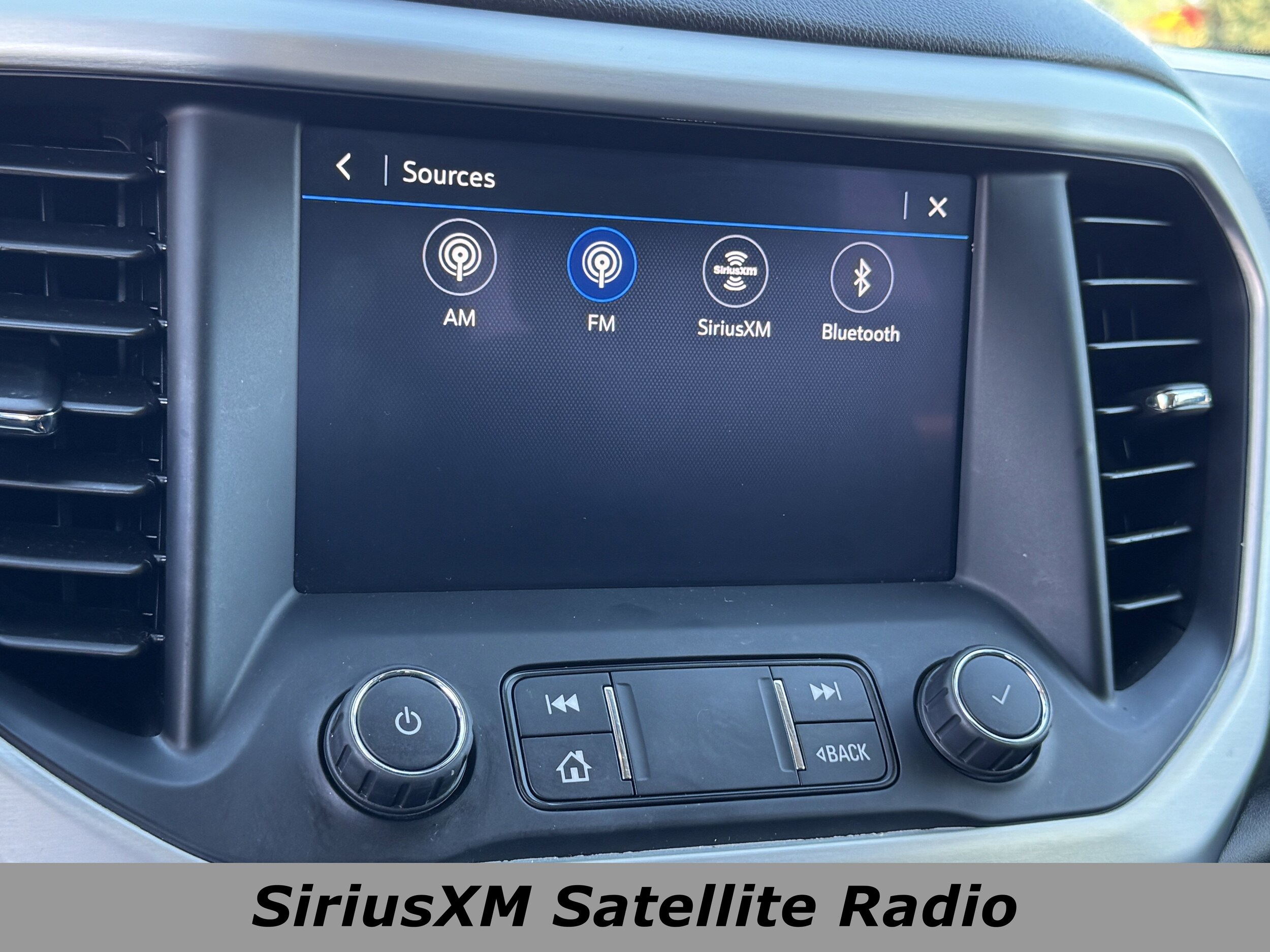 2022 Gmc Acadia SLE photo 3