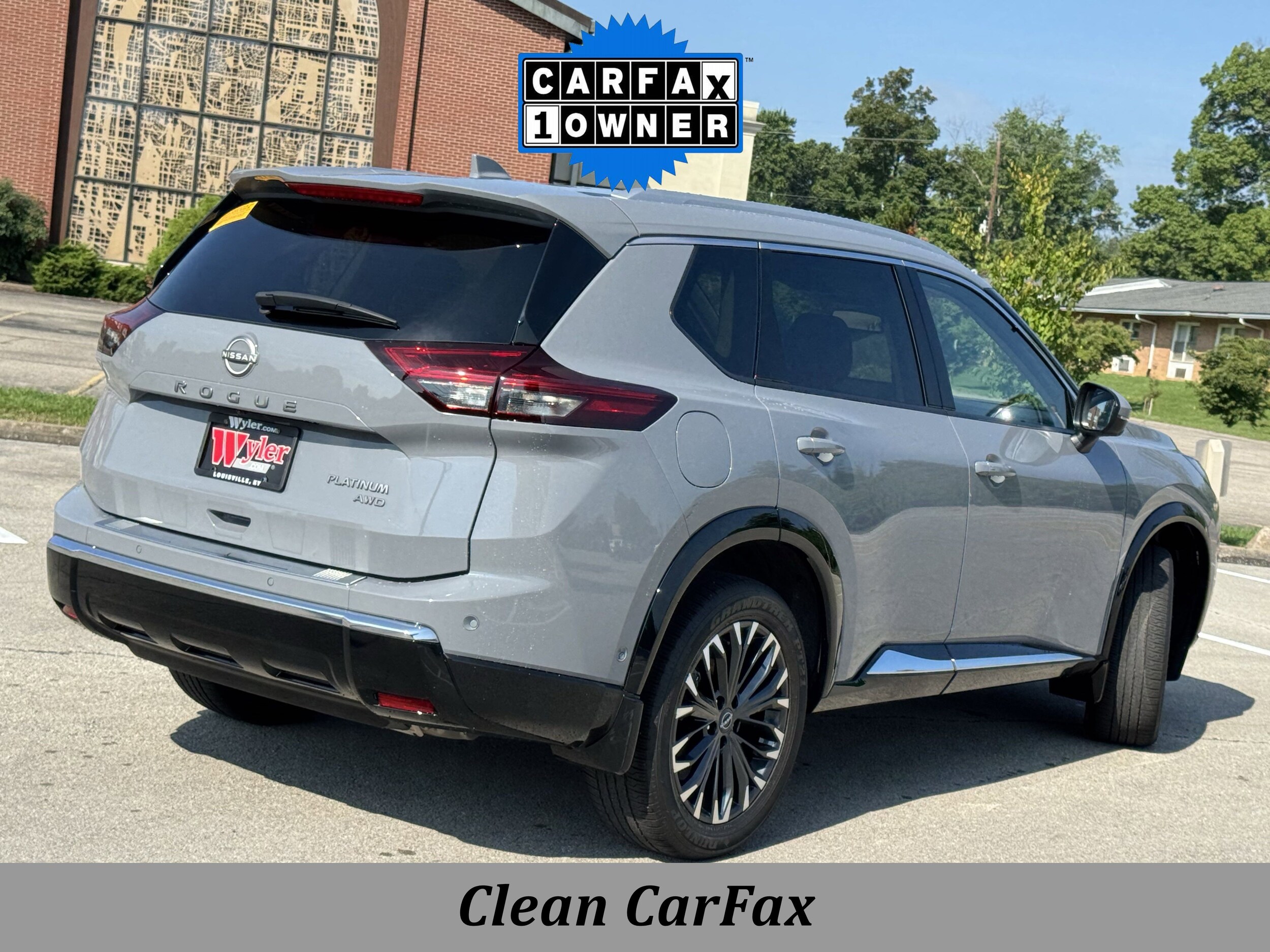 2024 Nissan Rogue AWD Platinum photo 2