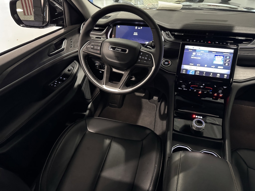 Used 2023 Jeep Grand Cherokee Limited 4x2 SUV