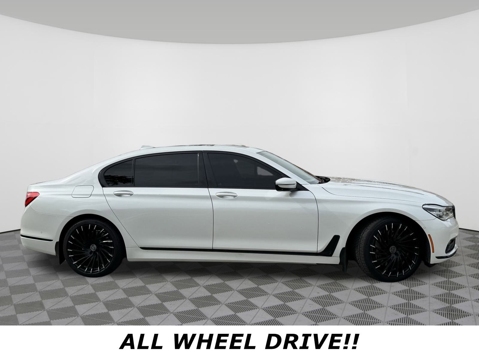 Used 2016 BMW 7 Series 750i with VIN WBA7F2C59GG420113 for sale in Saint Matthews, KY