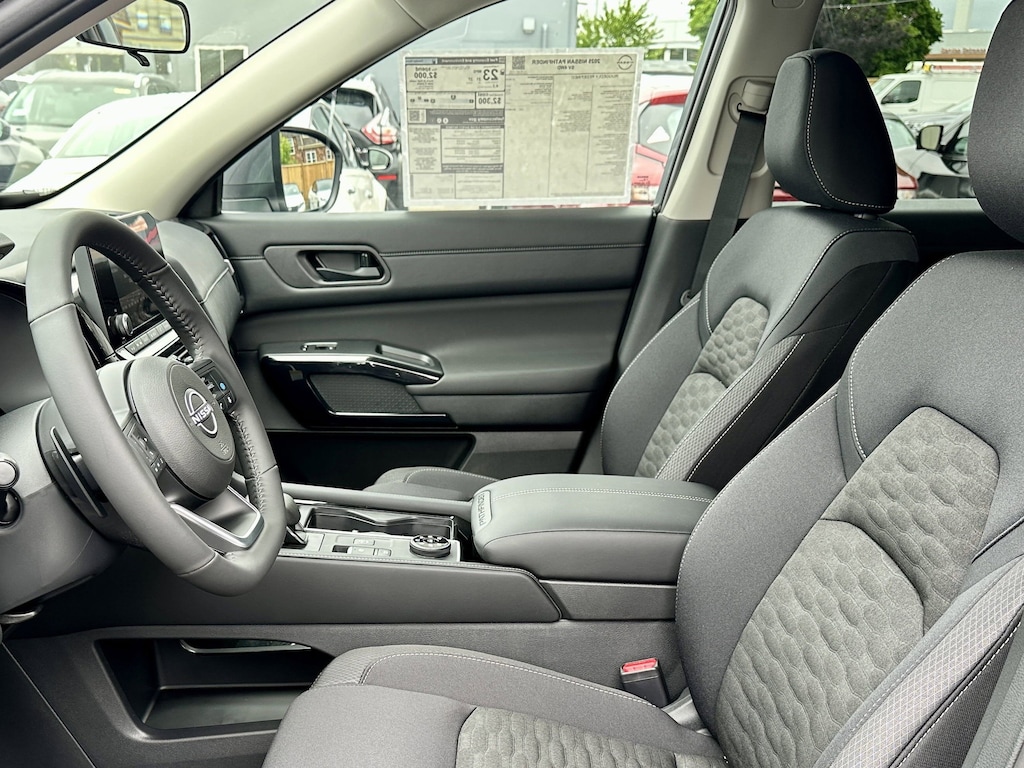 New 2025 Nissan Pathfinder SV SUV