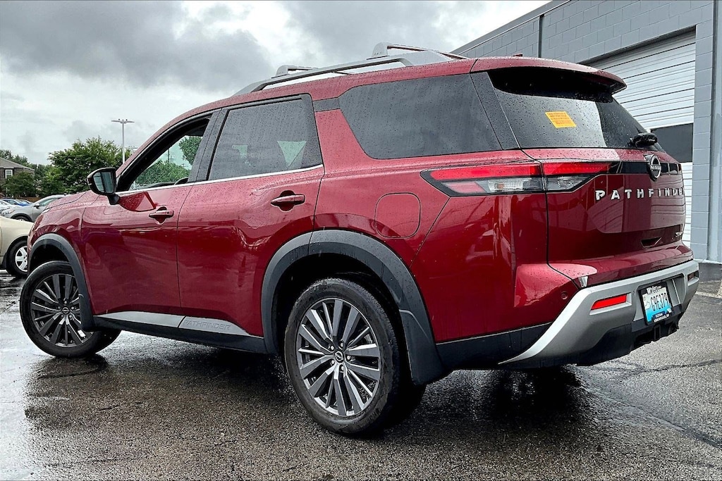 Used 2023 Nissan Pathfinder SL 4WD SUV
